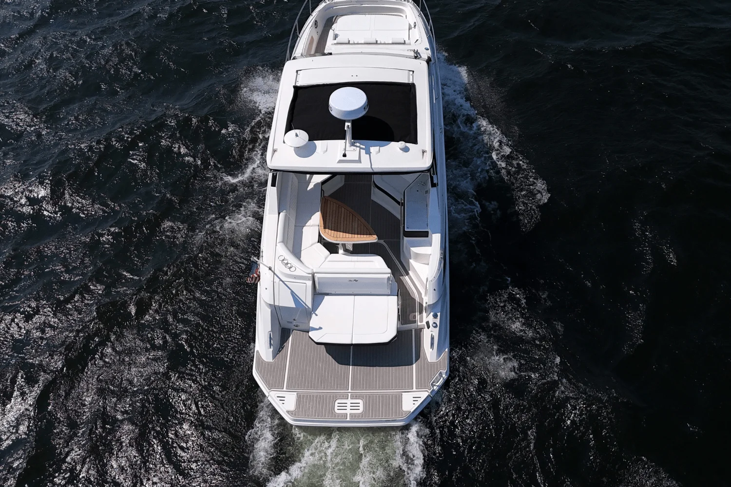 2025 Sea Ray 320 SUNDANCER Image Thumbnail #4