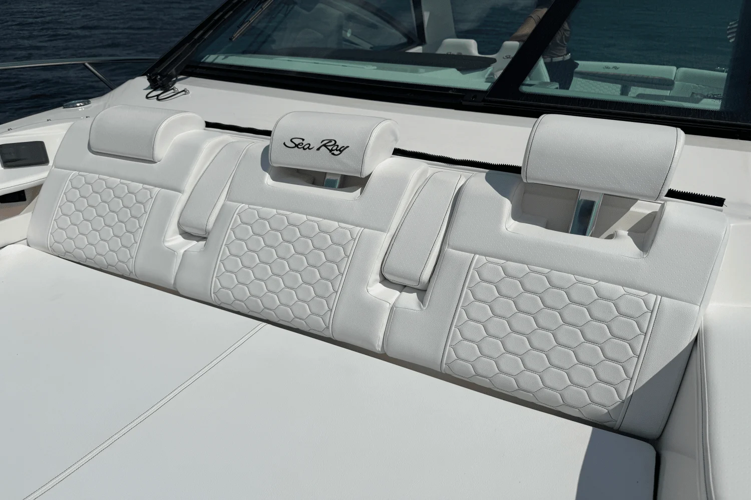 2025 Sea Ray 320 SUNDANCER Image Thumbnail #22