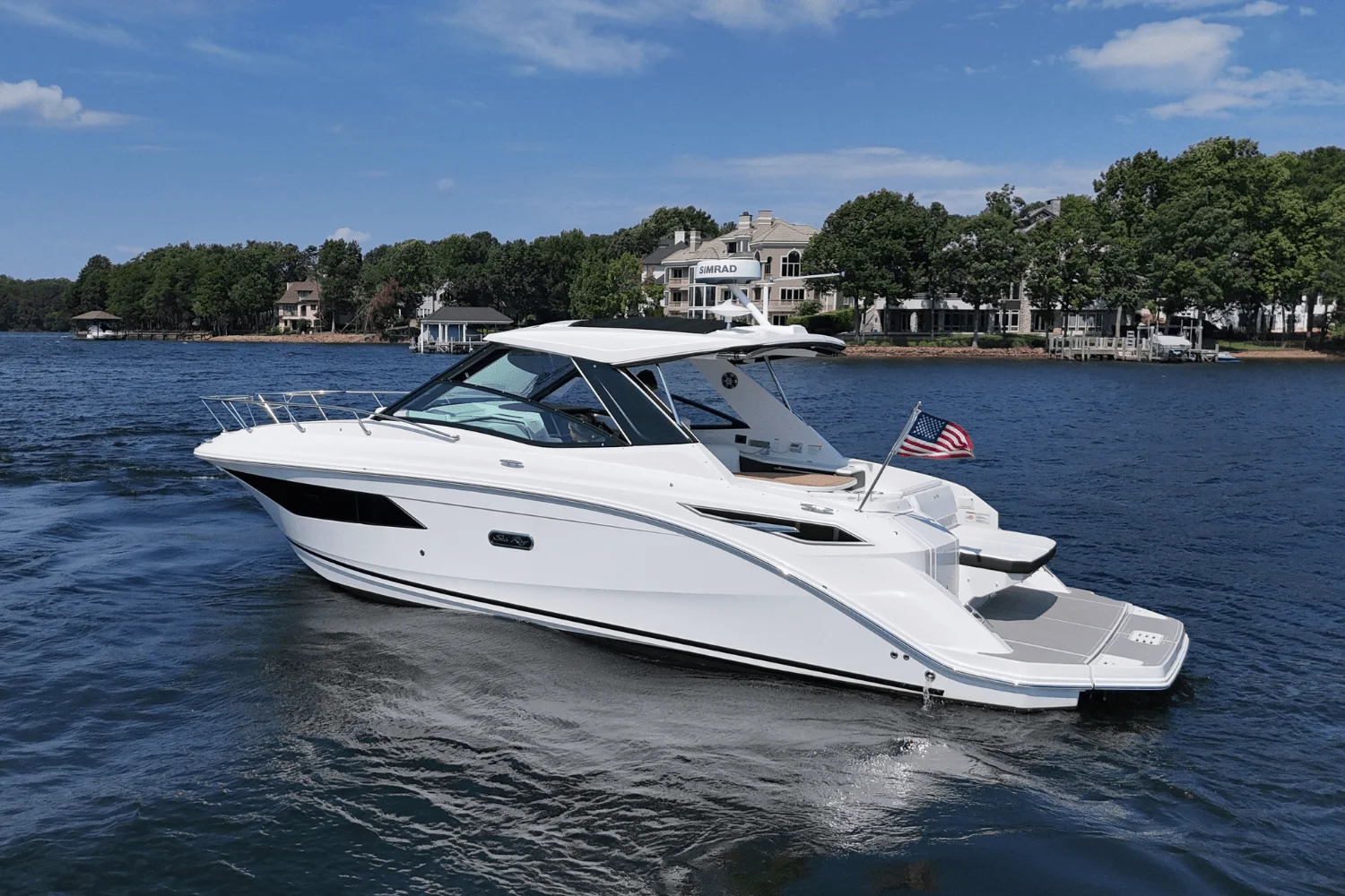 2025 Sea Ray 320 SUNDANCER Image Thumbnail #2