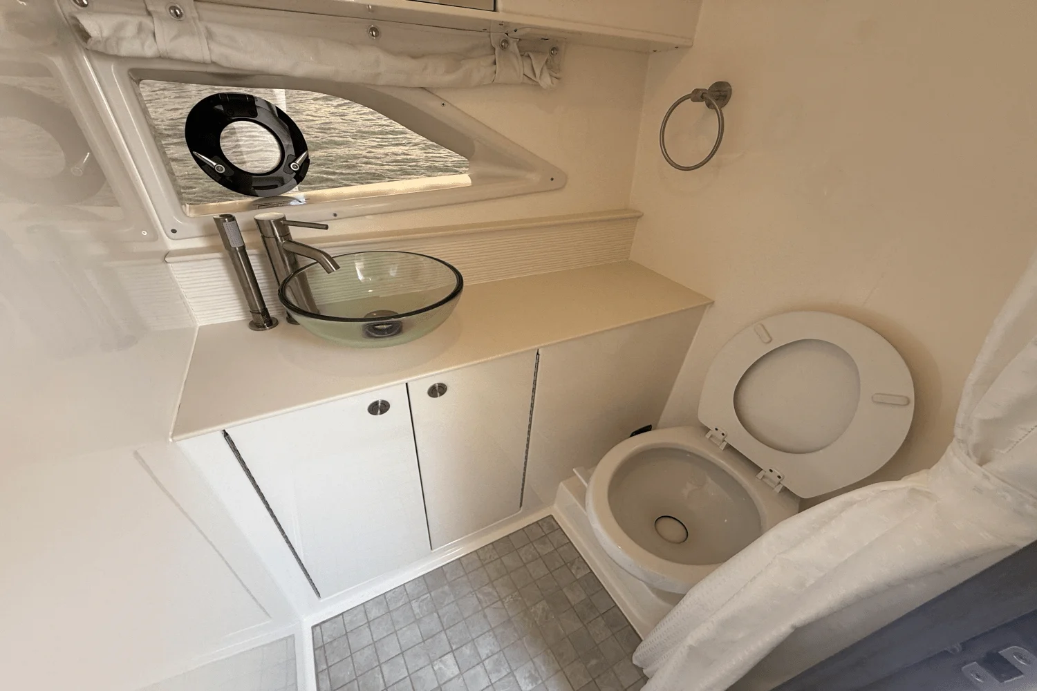 2025 Sea Ray 320 SUNDANCER Image Thumbnail #27