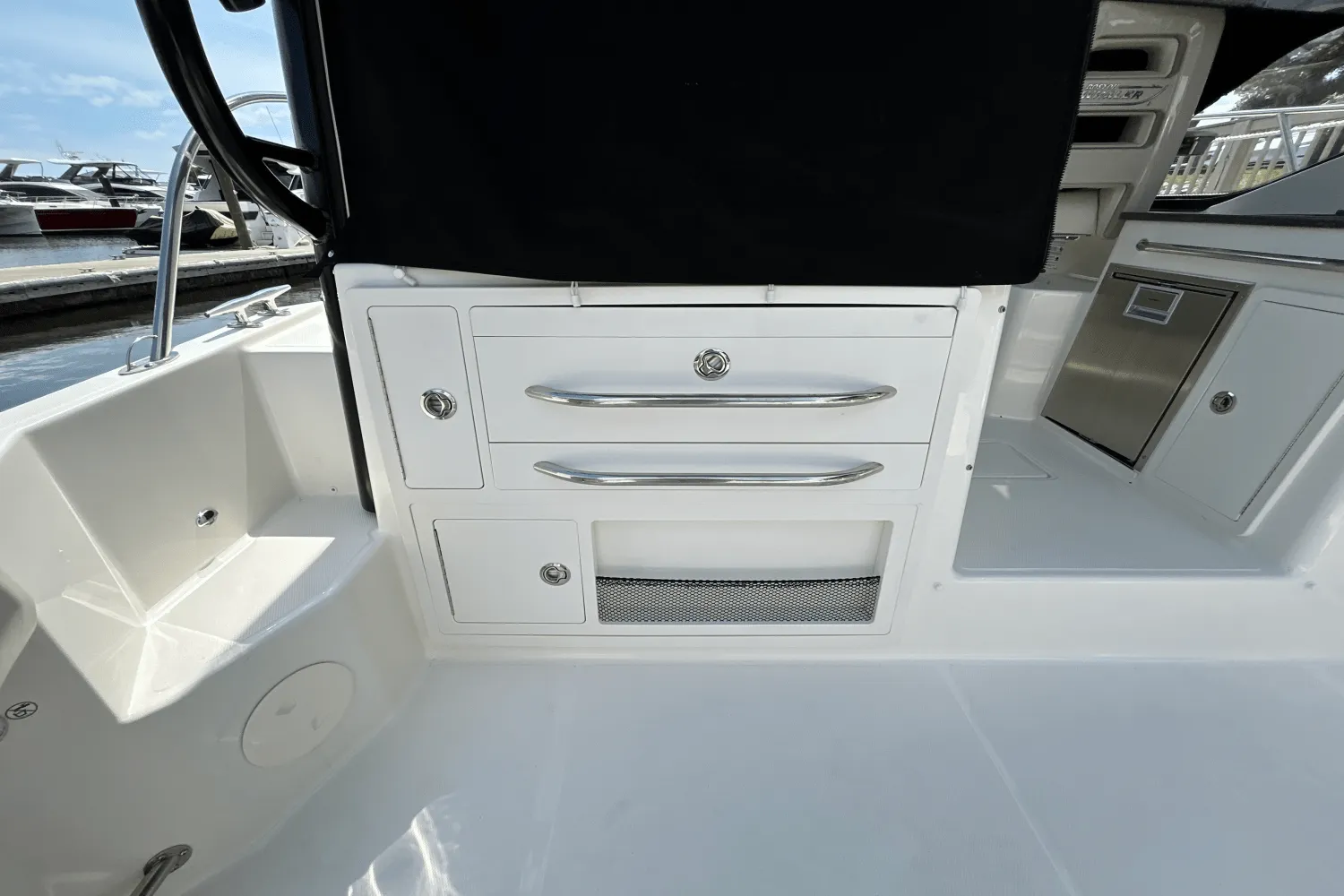 2025 Boston Whaler 325 Conquest Image Thumbnail #17