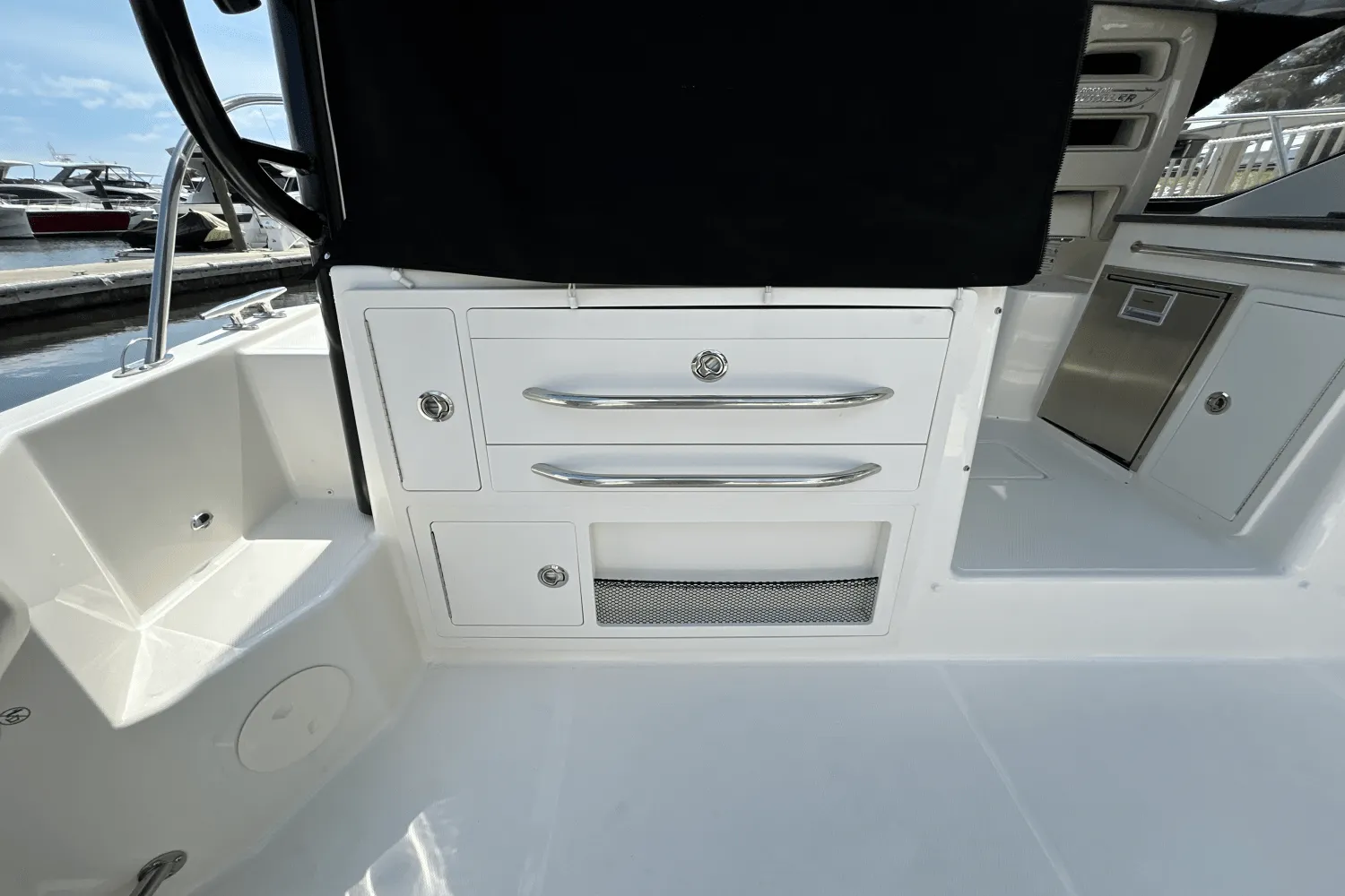 2025 Boston Whaler 325 Conquest Image Thumbnail #16