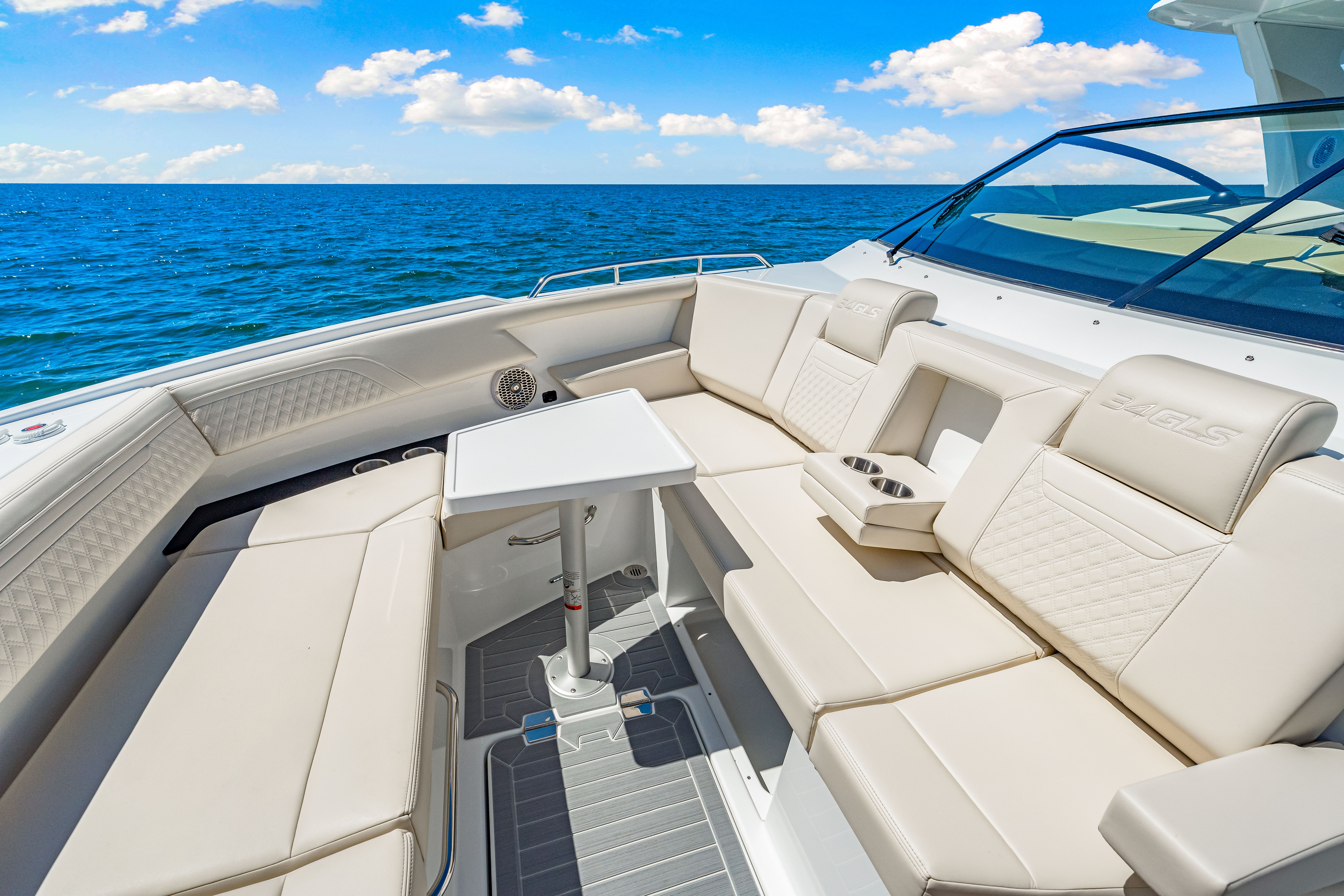 2026 Cruisers Yachts 34 GLS Outboard Image Thumbnail #31