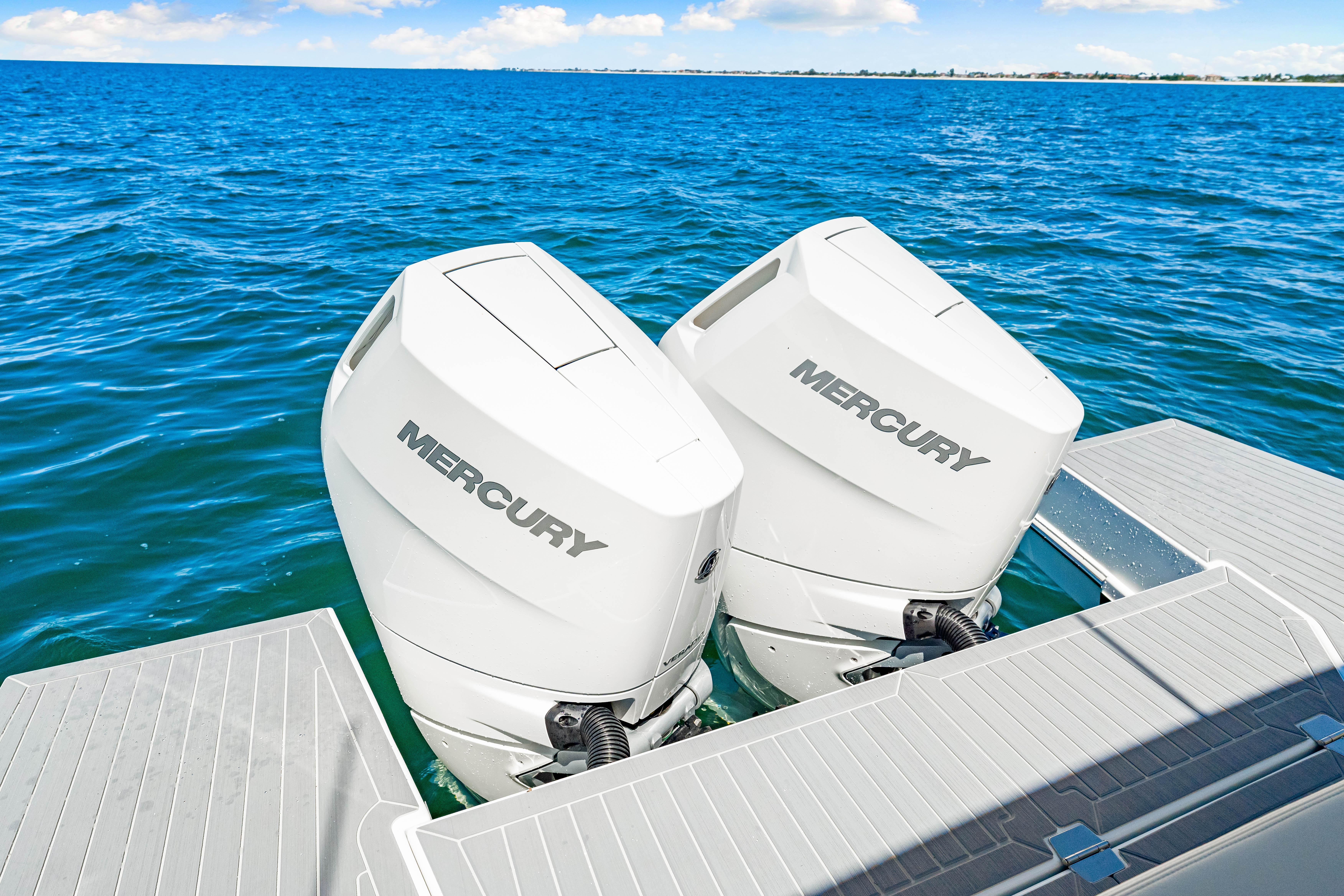 2026 Cruisers Yachts 34 GLS Outboard Image Thumbnail #41
