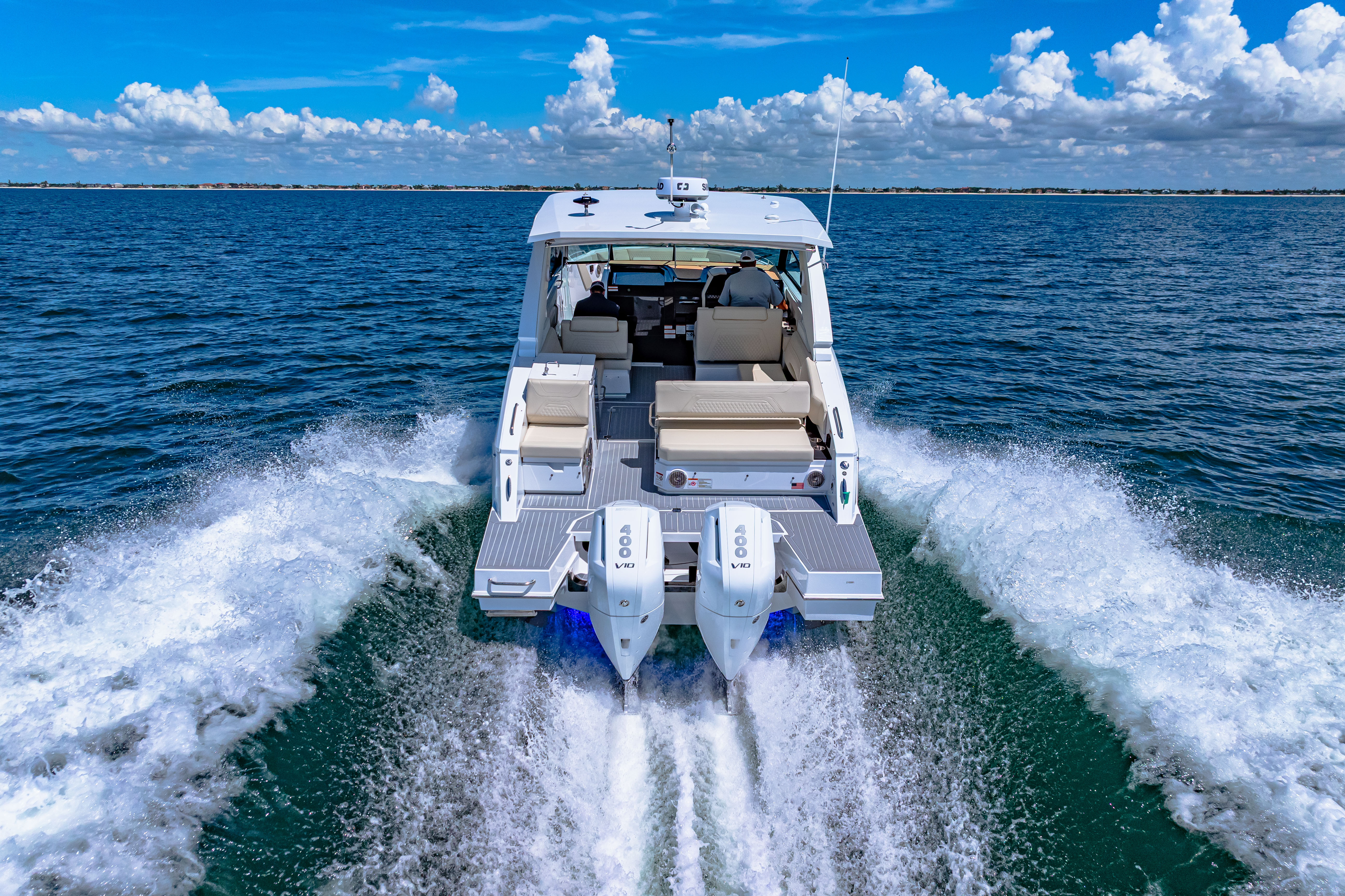 2026 Cruisers Yachts 34 GLS Outboard Image Thumbnail #16