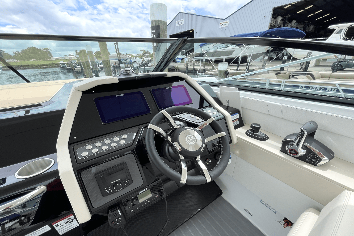 2026 Cruisers Yachts 34 GLS Outboard Image Thumbnail #21