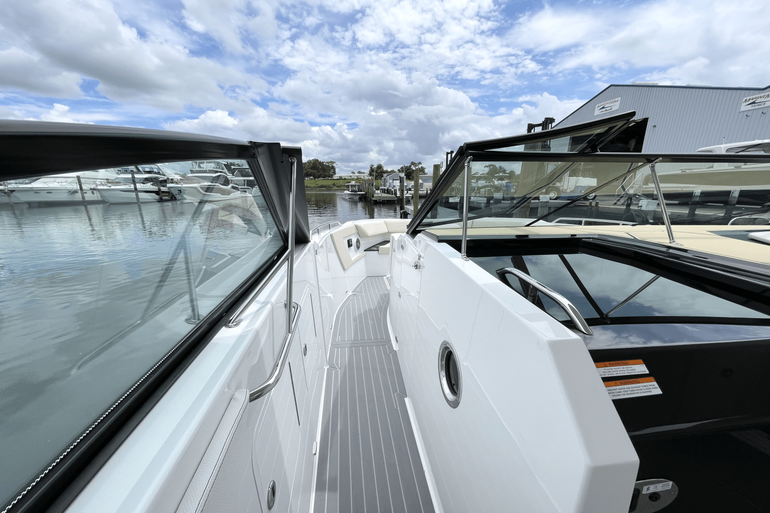 2026 Cruisers Yachts 34 GLS Outboard Image Thumbnail #25