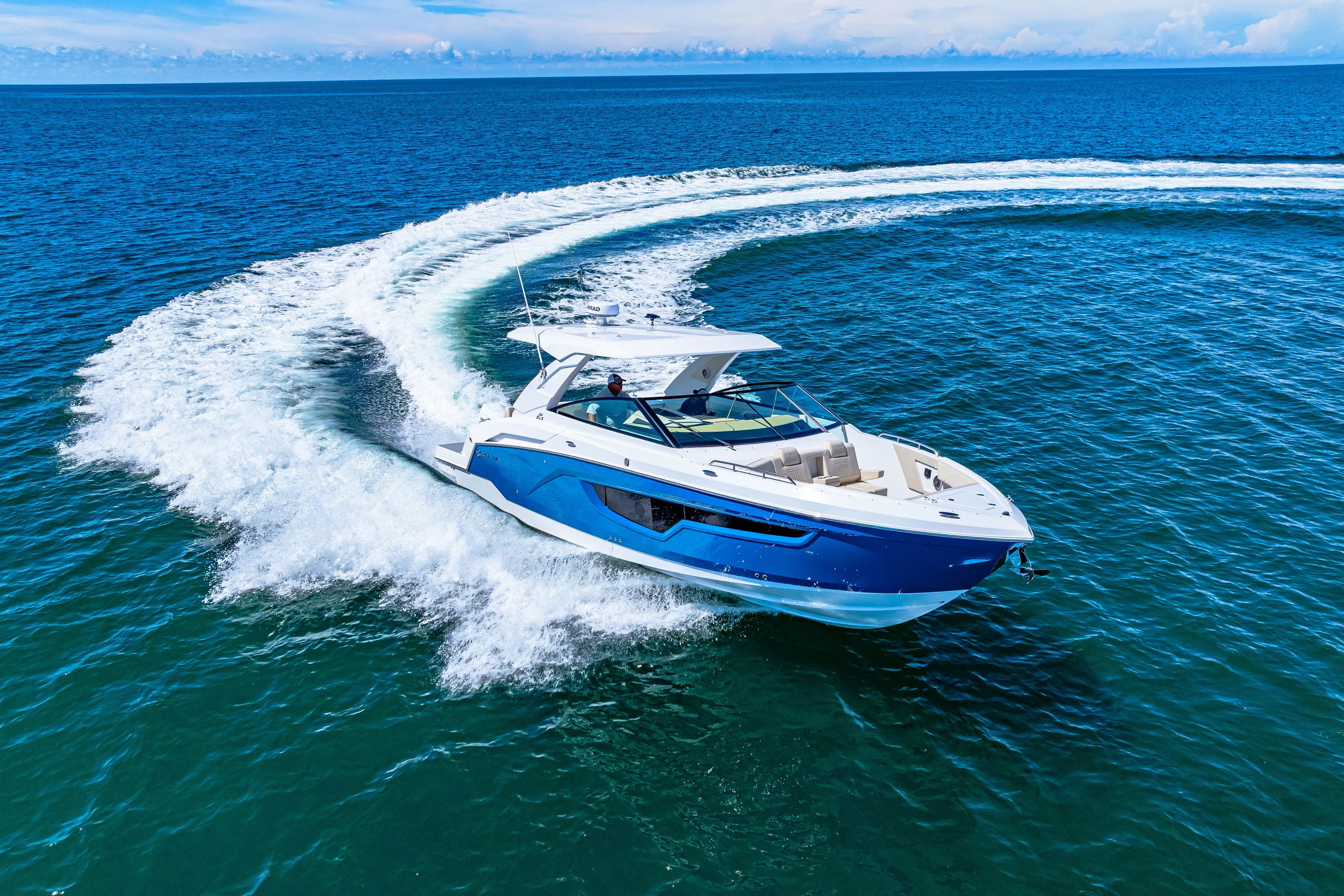 2026 Cruisers Yachts 34 GLS Outboard Image Thumbnail #13