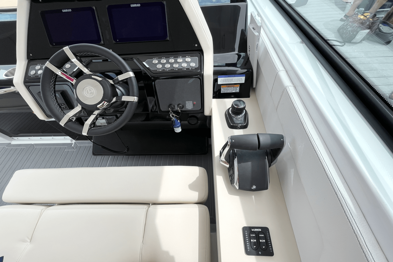 2026 Cruisers Yachts 34 GLS Outboard Image Thumbnail #23