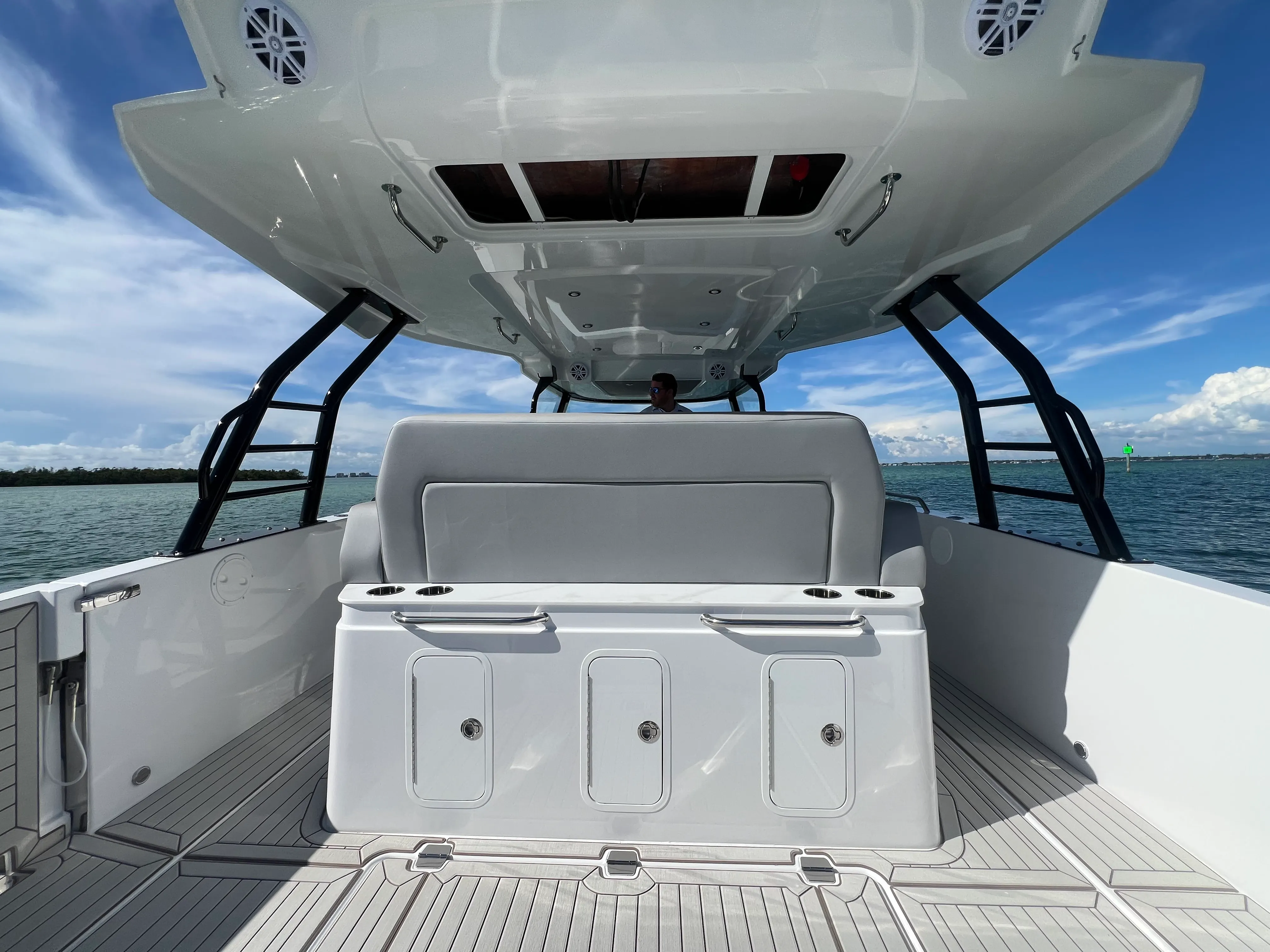 2026 Cruisers Yachts 38 VTR Image Thumbnail #27