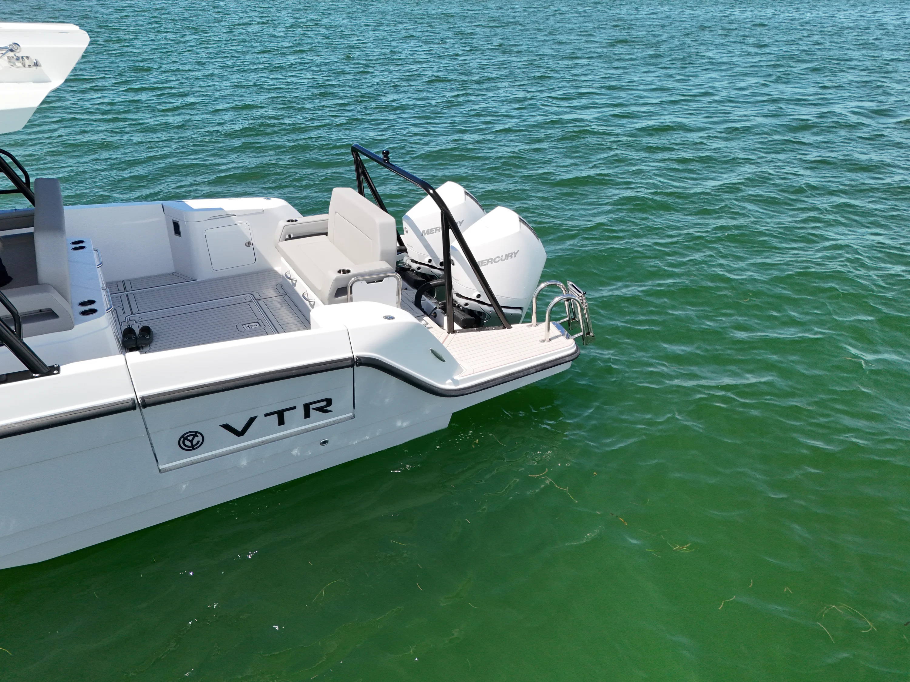 2026 Cruisers Yachts 38 VTR Image Thumbnail #11