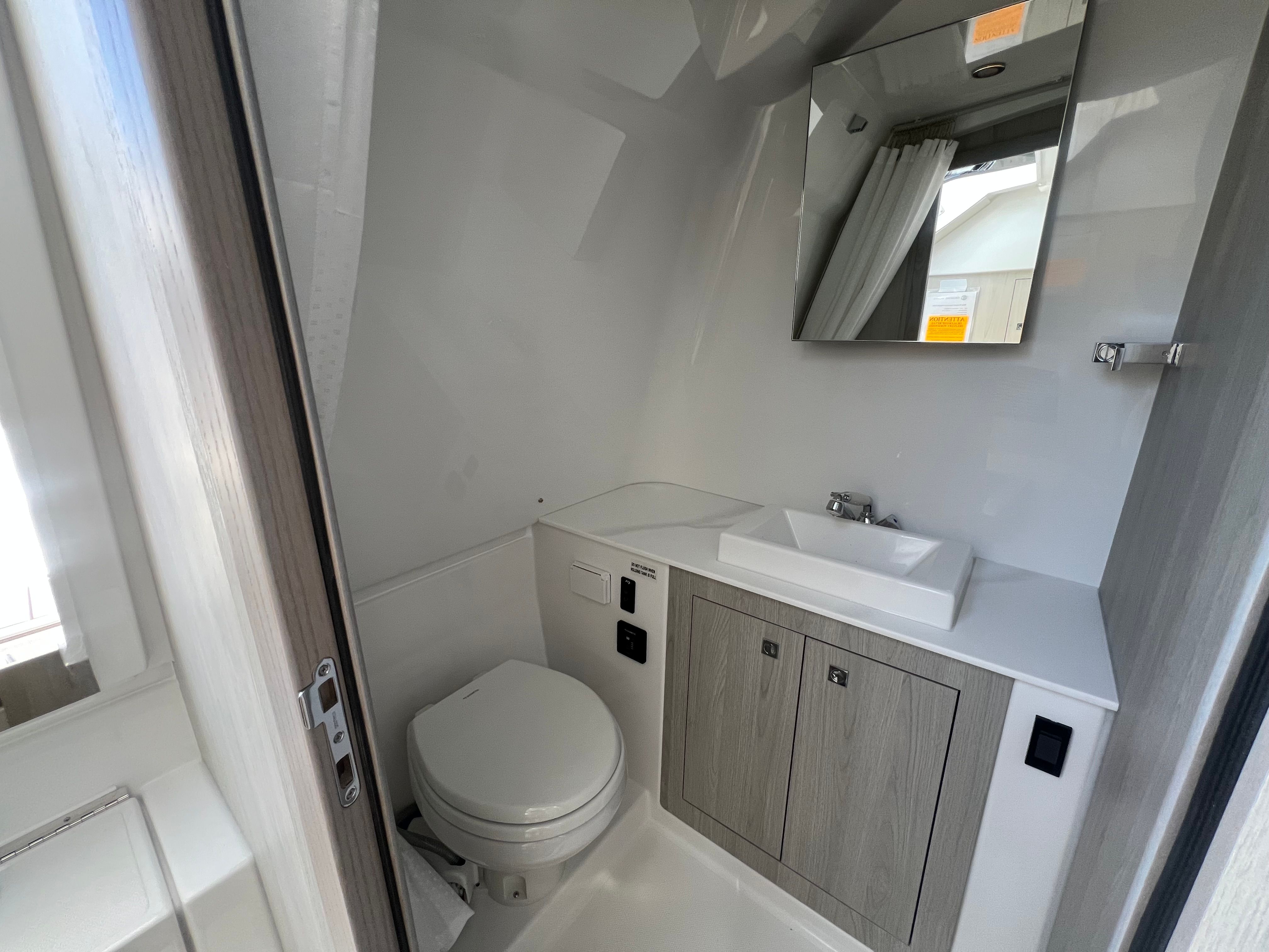 2026 Cruisers Yachts 38 VTR Image Thumbnail #42