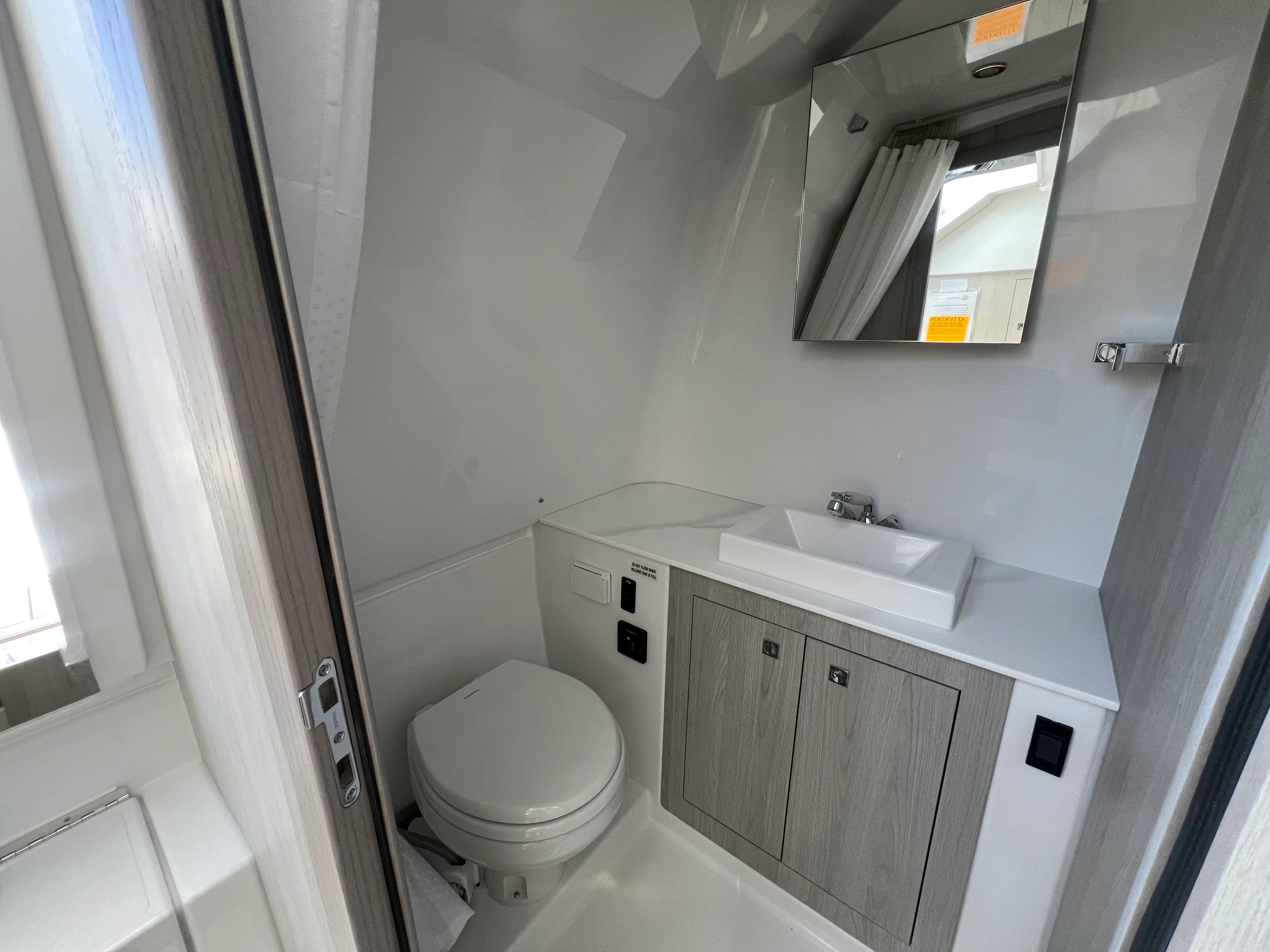 2026 Cruisers Yachts 38 VTR Image Thumbnail #42