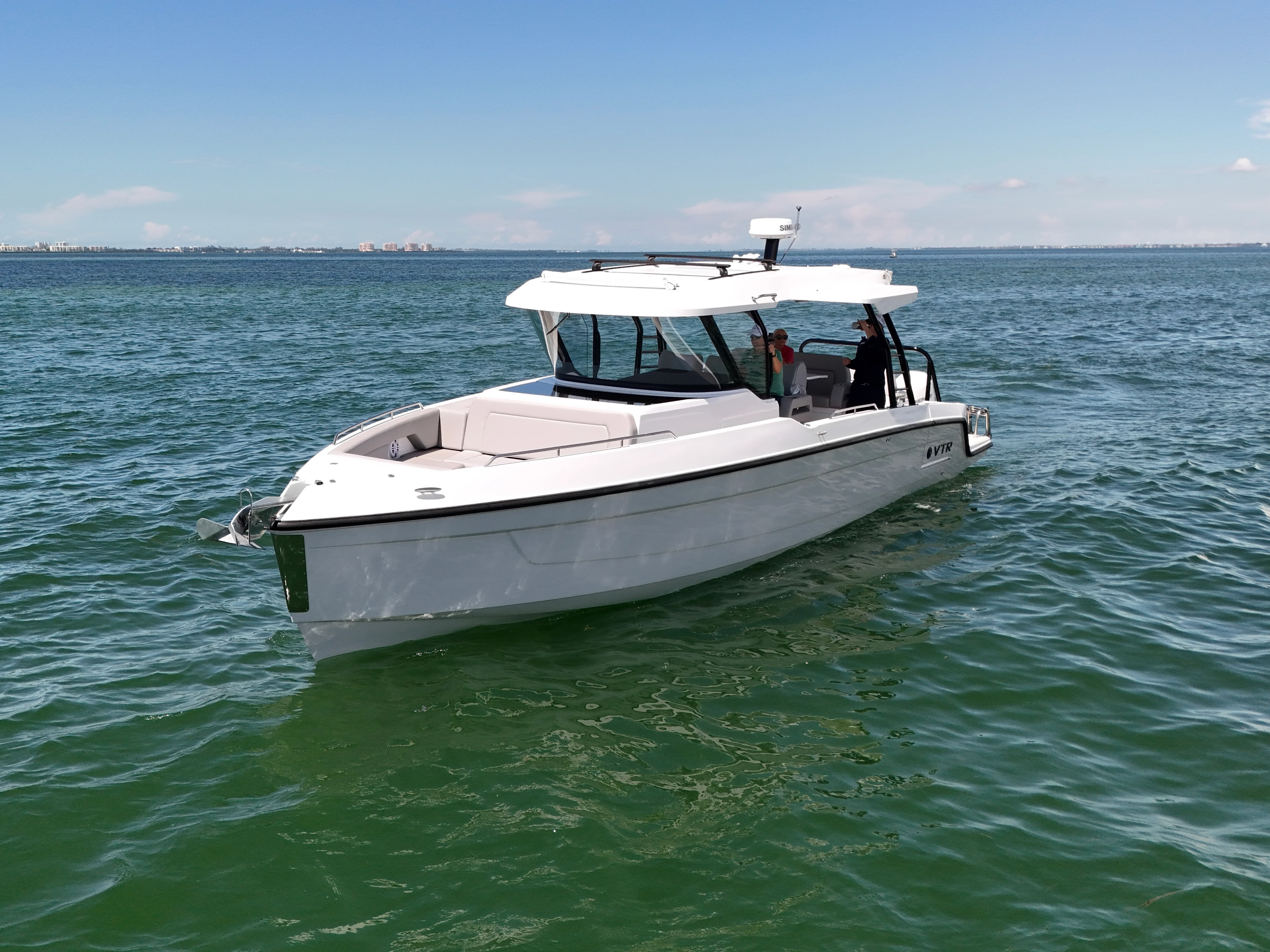 2026 Cruisers Yachts 38 VTR Image Thumbnail #2