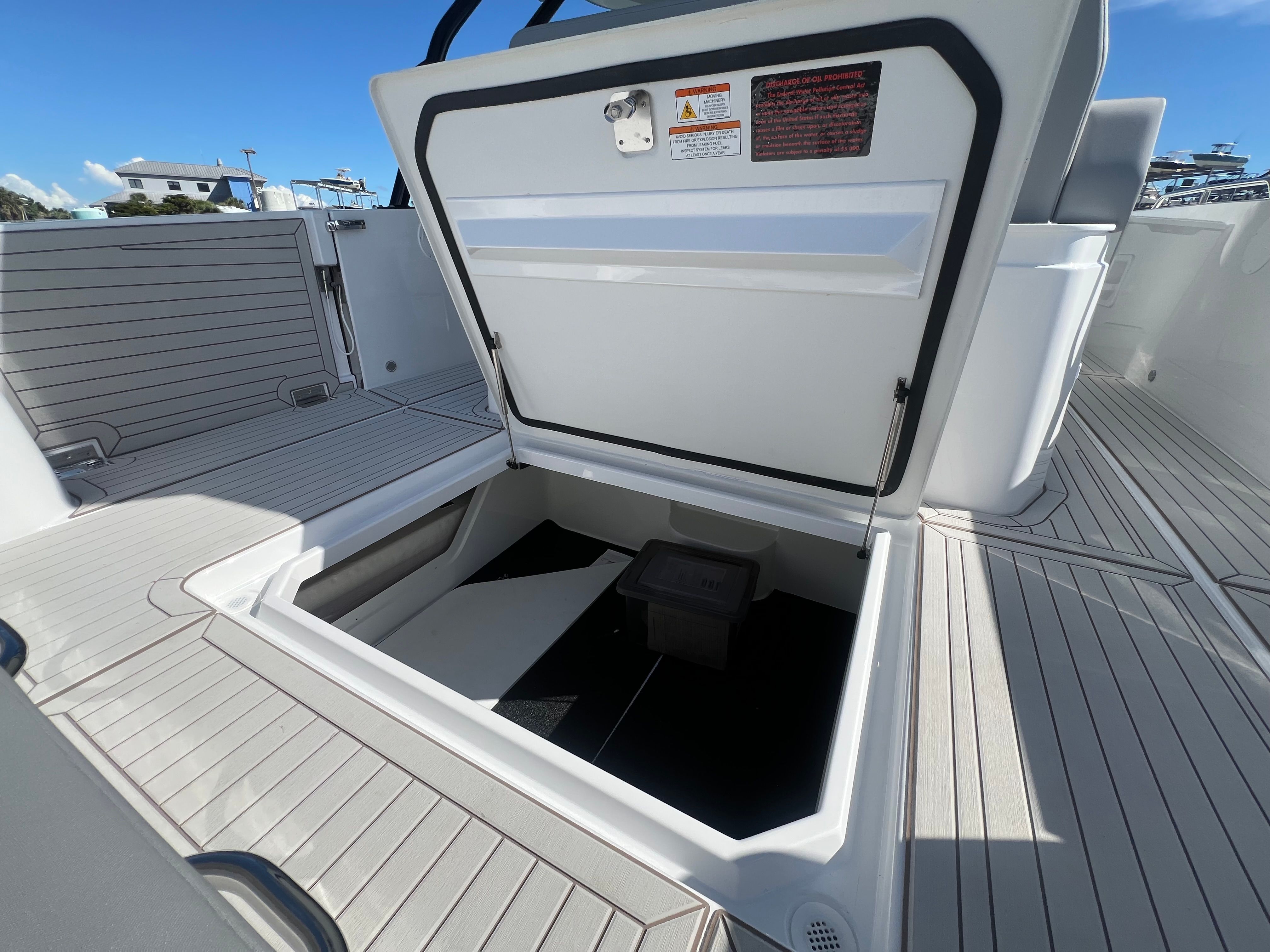 2026 Cruisers Yachts 38 VTR Image Thumbnail #43