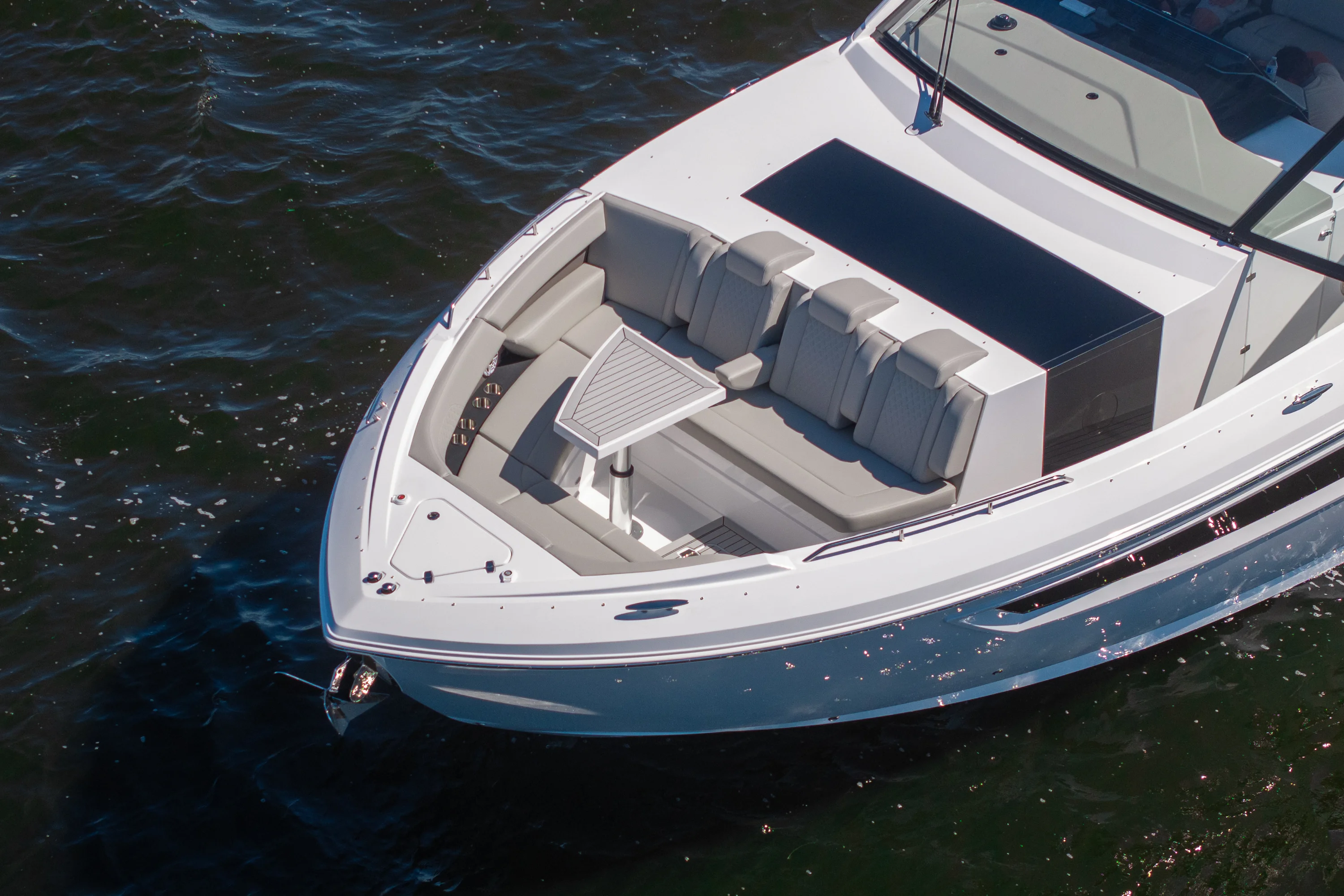 2026 Cruisers Yachts 50GLS OB Image Thumbnail #36