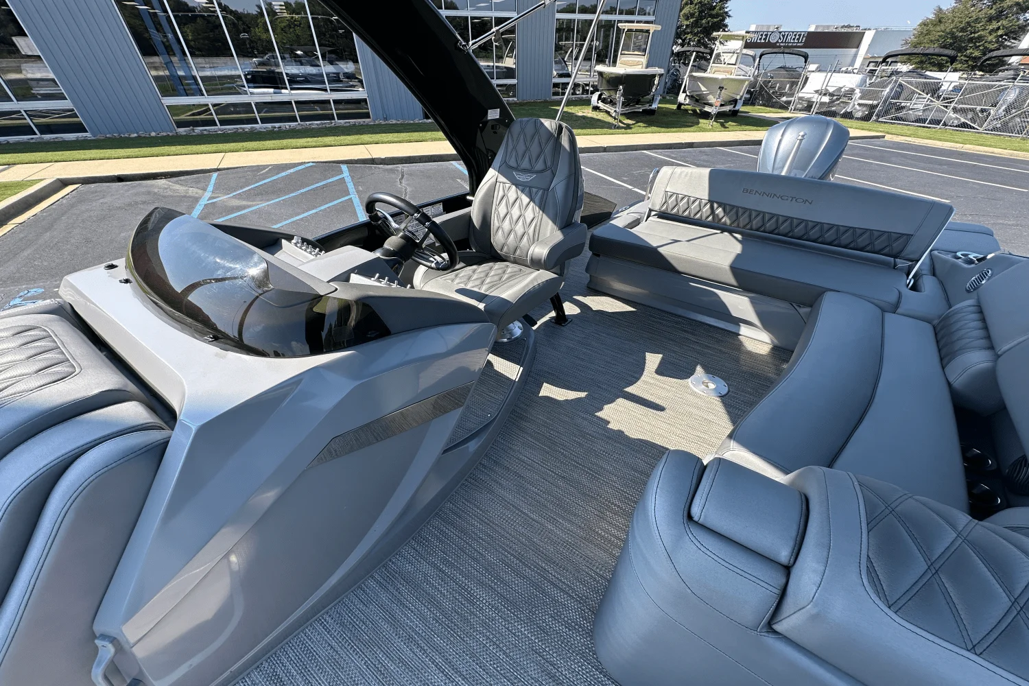 2021 Bennington 25RX Image Thumbnail #13