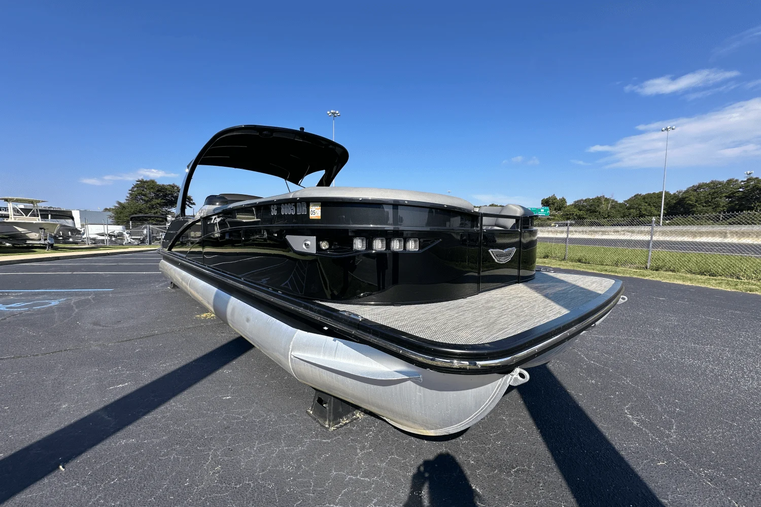 2021 Bennington 25RX Image Thumbnail #1