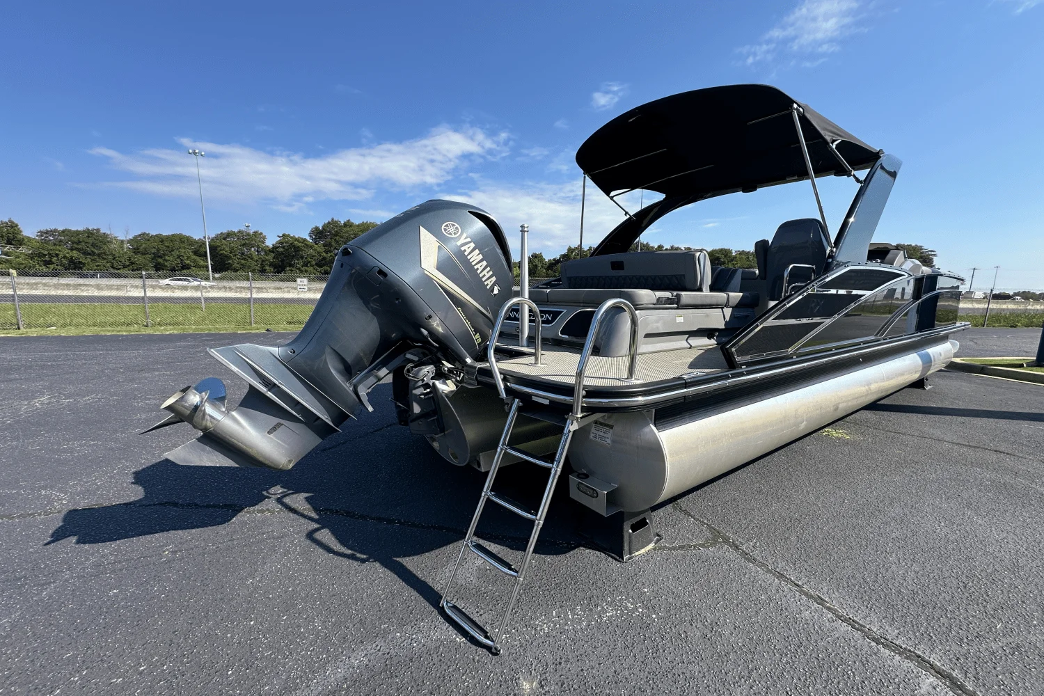 2021 Bennington 25RX Image Thumbnail #5