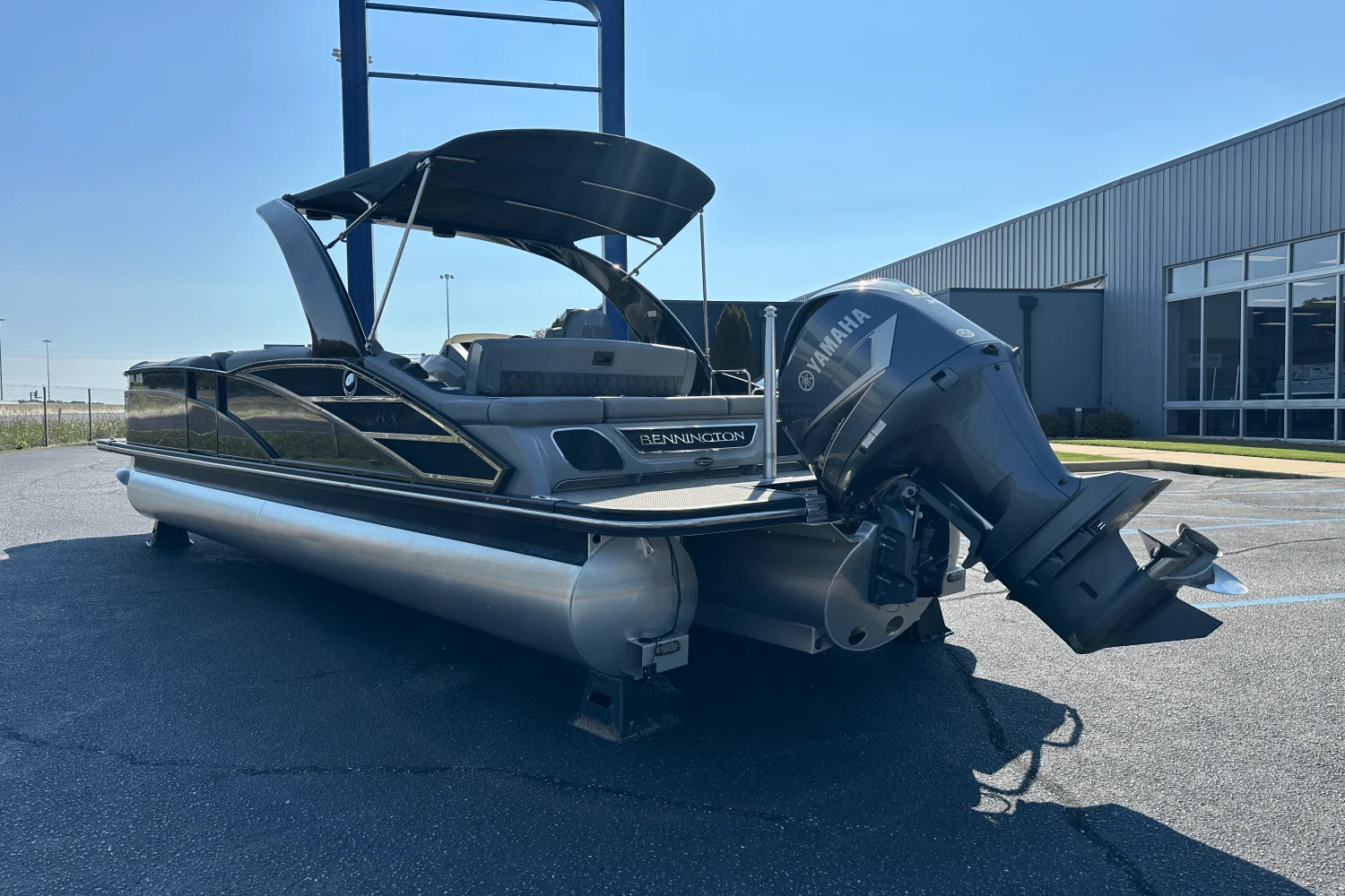 2021 Bennington 25RX Image Thumbnail #3