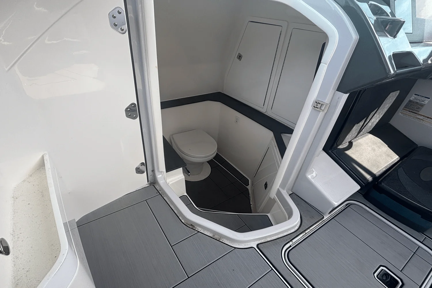 2022 Aviara AV 32 Image Thumbnail #8