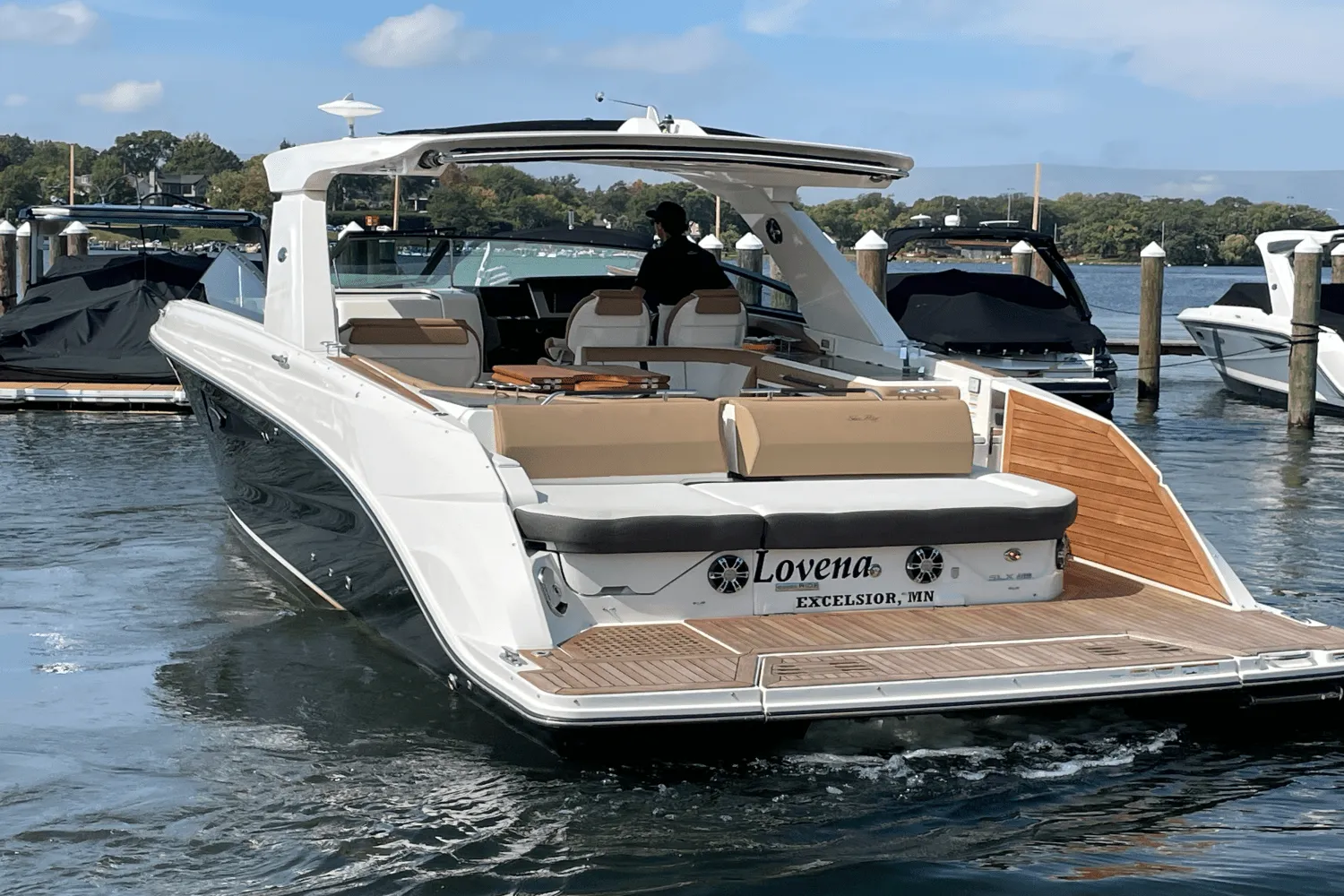 2019 Sea Ray 400 SLX Image Thumbnail #3