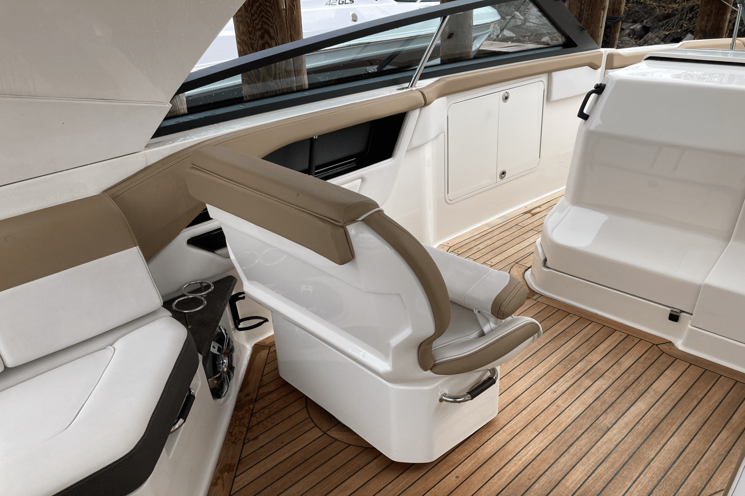 2019 Sea Ray 400 SLX Image Thumbnail #11