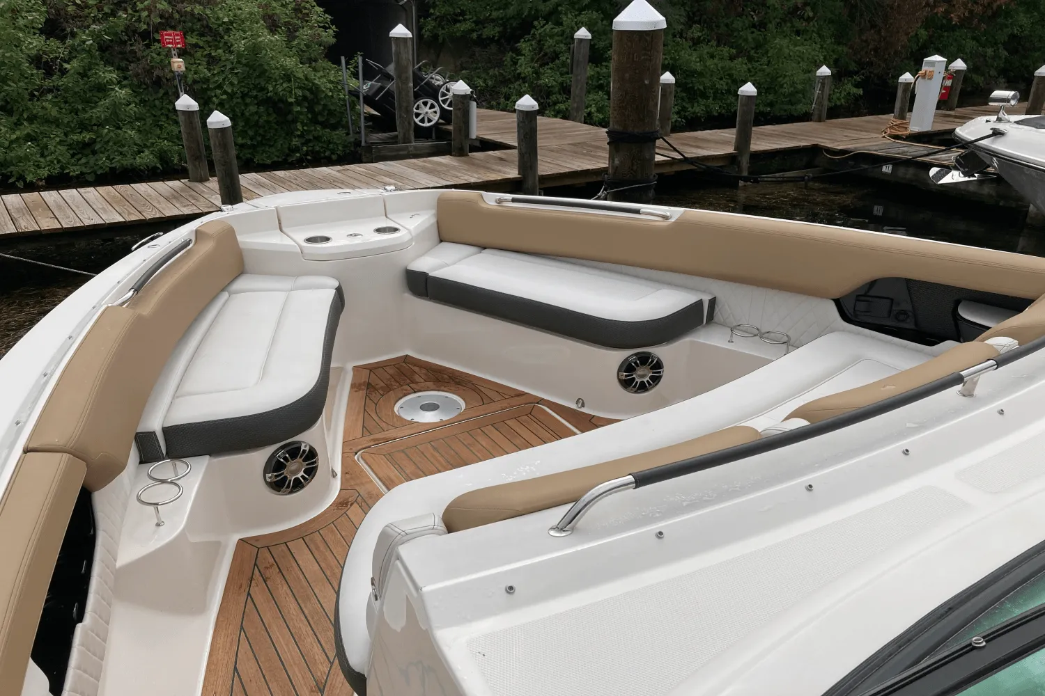 2019 Sea Ray 400 SLX Image Thumbnail #42