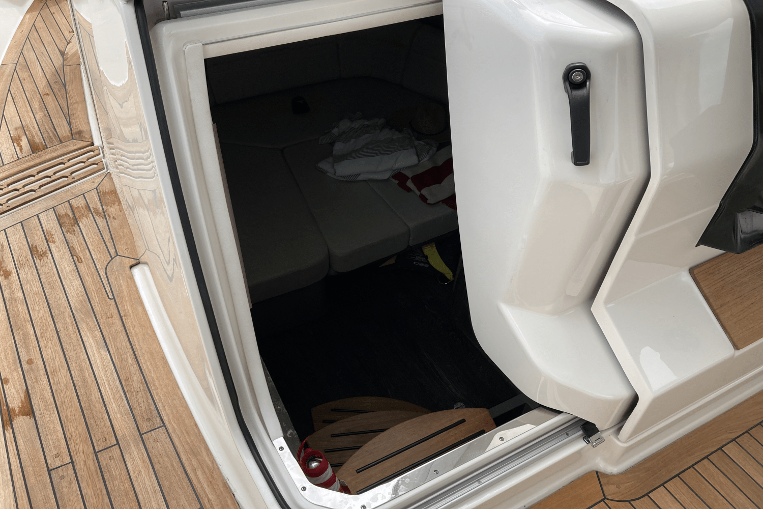 2019 Sea Ray 400 SLX Image Thumbnail #17
