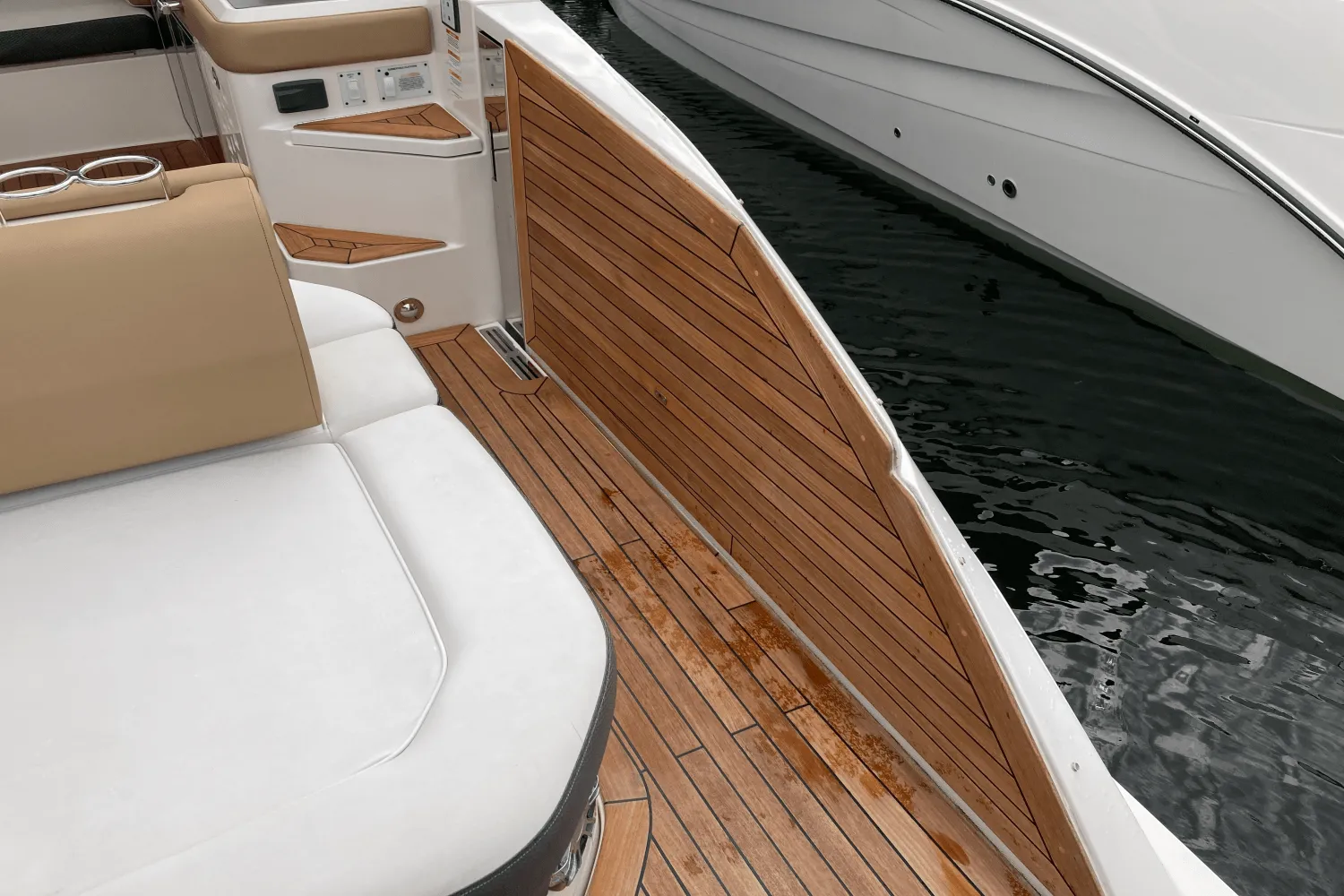 2019 Sea Ray 400 SLX Image Thumbnail #21