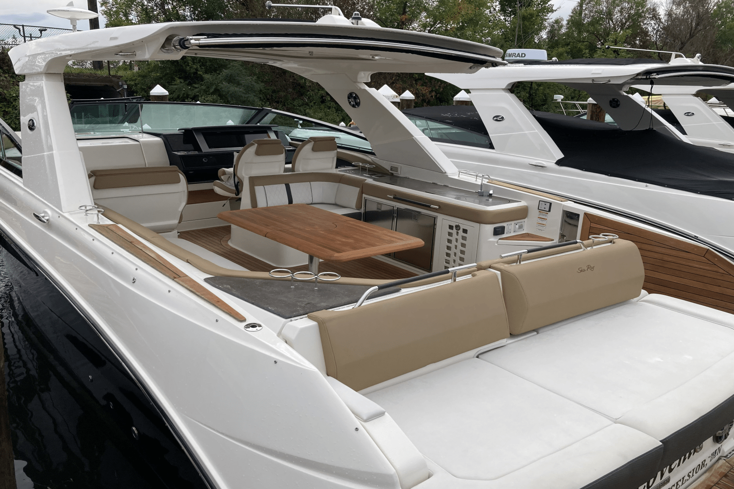 2019 Sea Ray 400 SLX Image Thumbnail #3