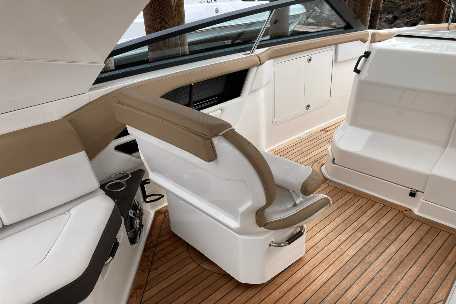 2019 Sea Ray 400 SLX Image Thumbnail #26