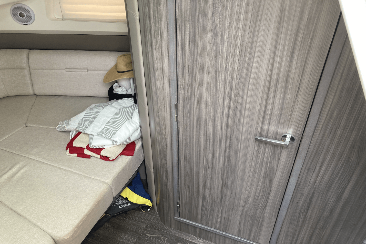 2019 Sea Ray 400 SLX Image Thumbnail #19