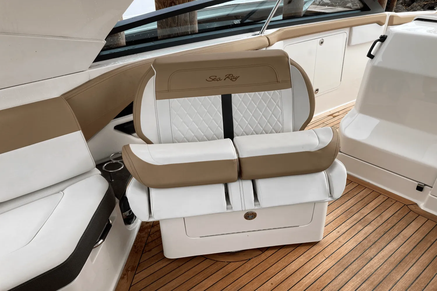 2019 Sea Ray 400 SLX Image Thumbnail #27