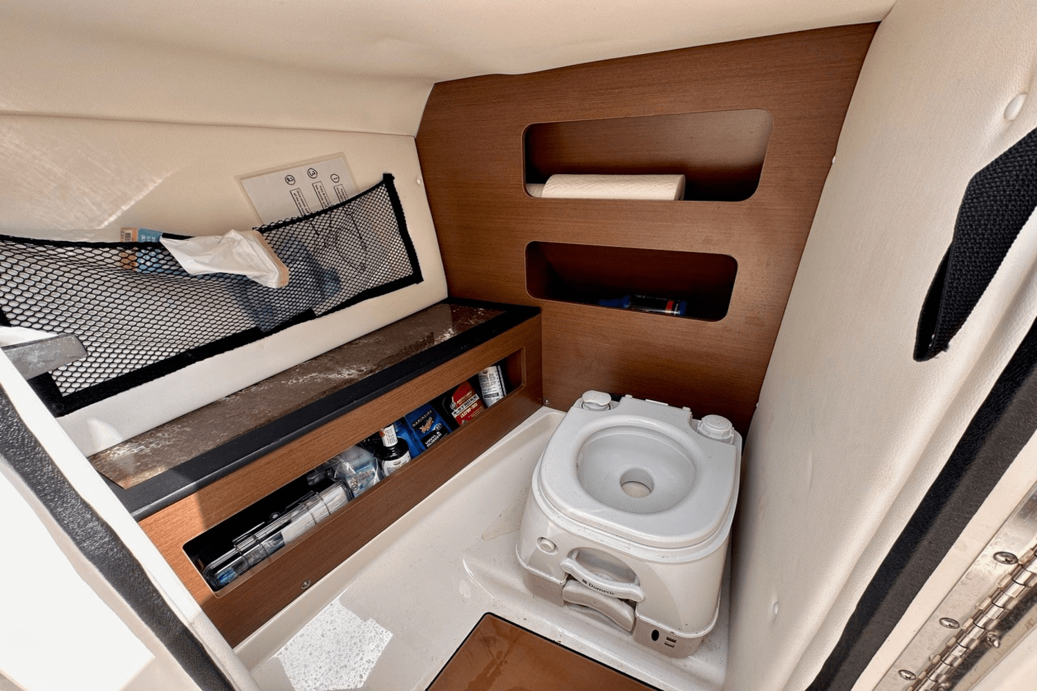 2016 Sea Ray 240 SUNDECK OB Image Thumbnail #7