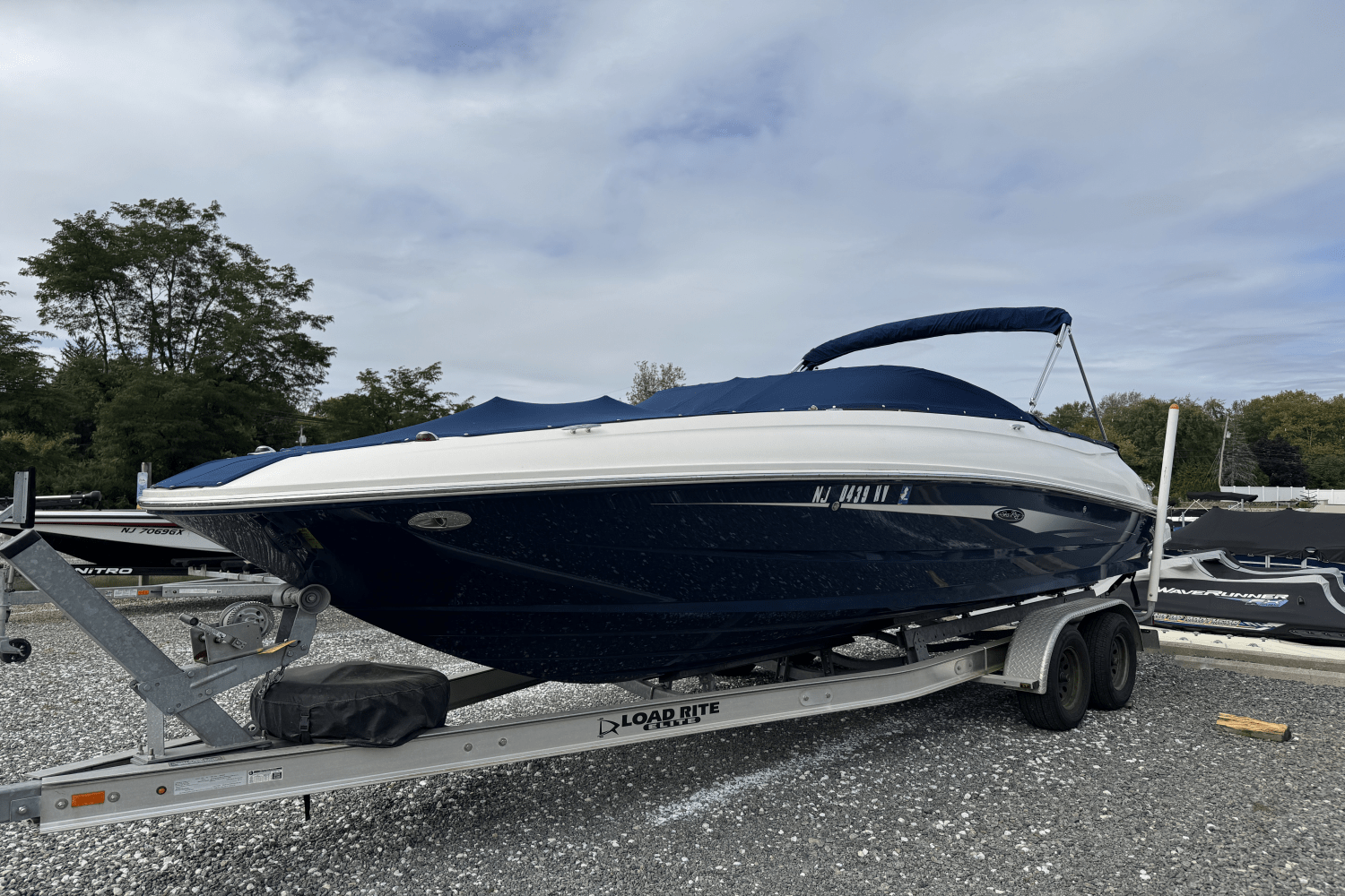2016 Sea Ray 240 SUNDECK OUTBOARD Image Thumbnail #2