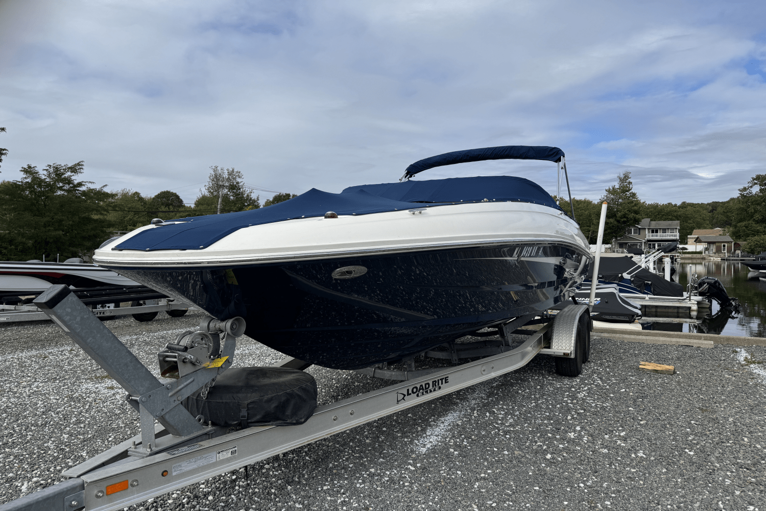 2016 Sea Ray 240 SUNDECK OUTBOARD Image Thumbnail #3