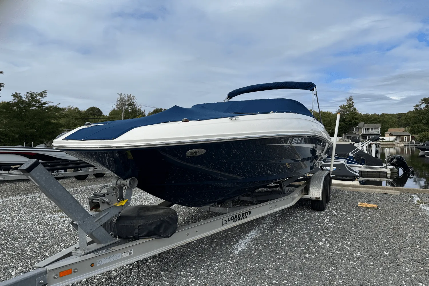2016 Sea Ray 240 SUNDECK OUTBOARD Image Thumbnail #3