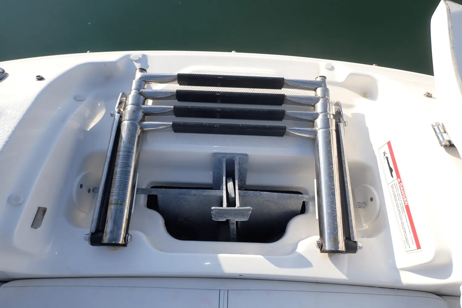 2019 Sea Ray 250 SDX-OB Image Thumbnail #9