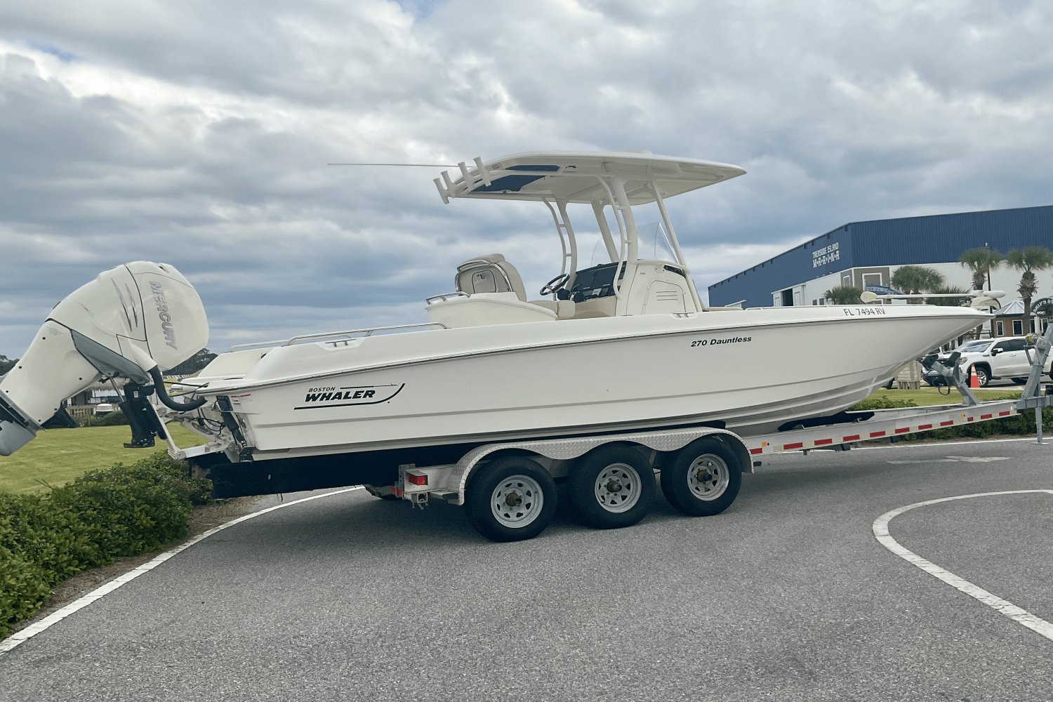 2019 Boston Whaler 270 Dauntless Image Thumbnail #1