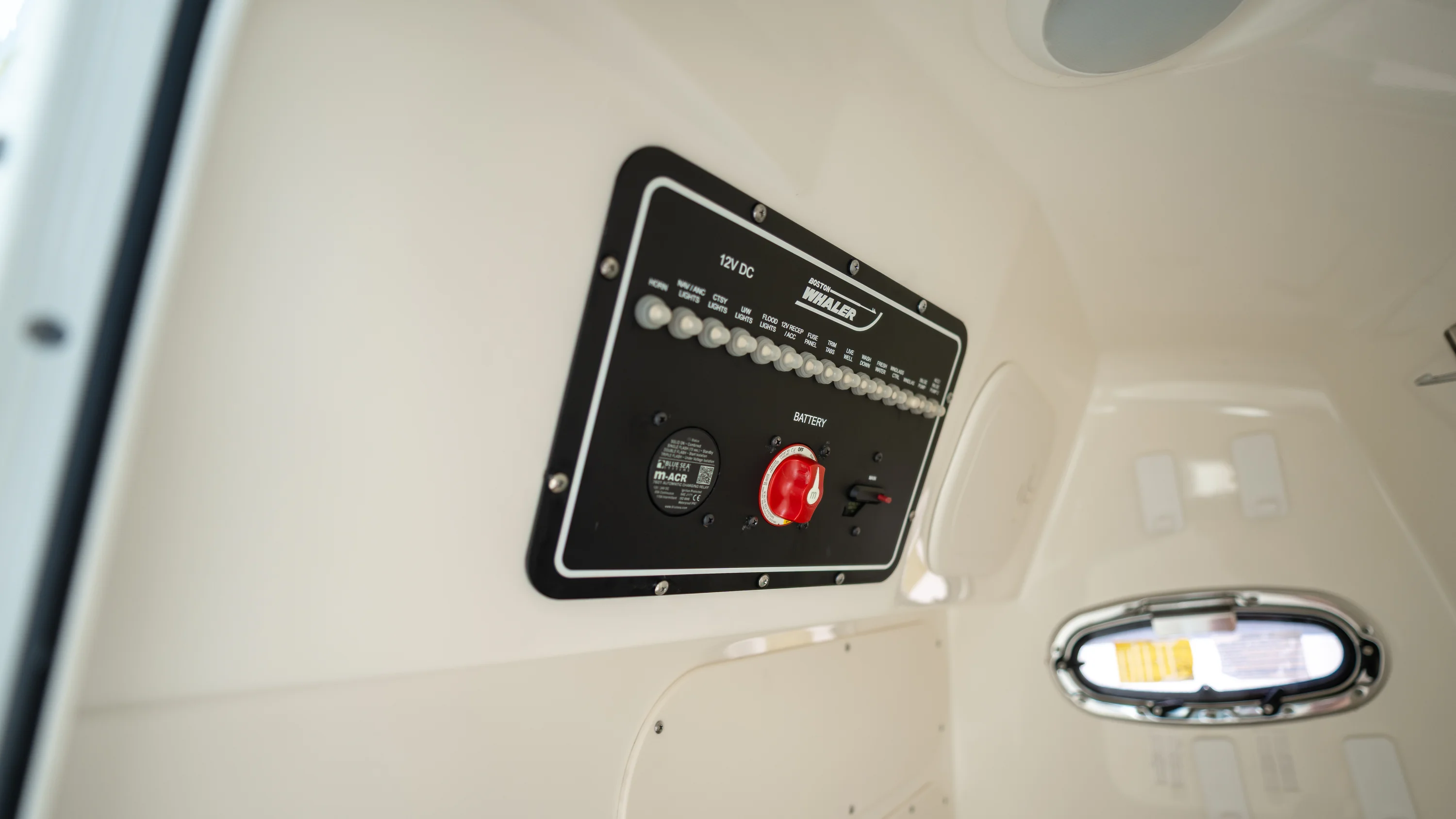 2019 Boston Whaler 270 Dauntless Image Thumbnail #16