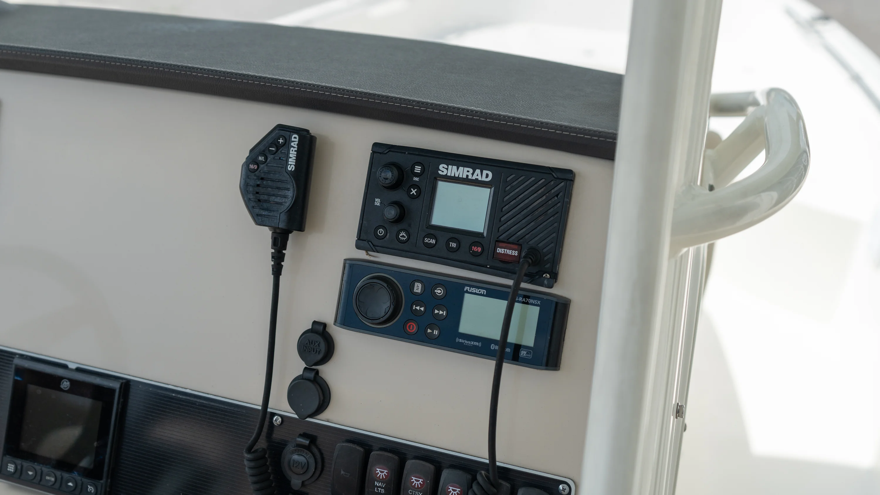 2019 Boston Whaler 270 Dauntless Image Thumbnail #19