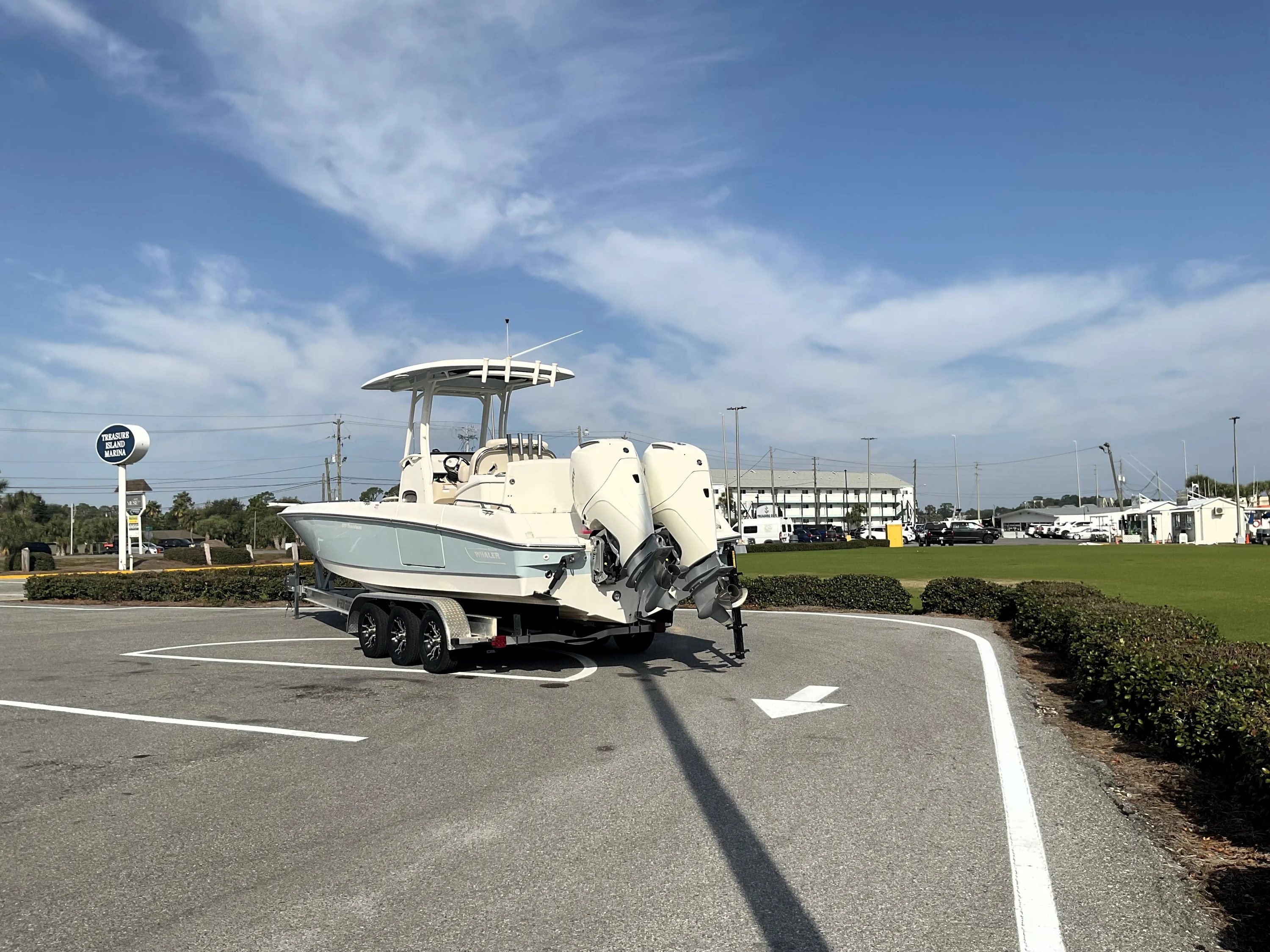 2019 Boston Whaler 270 Dauntless Image Thumbnail #1