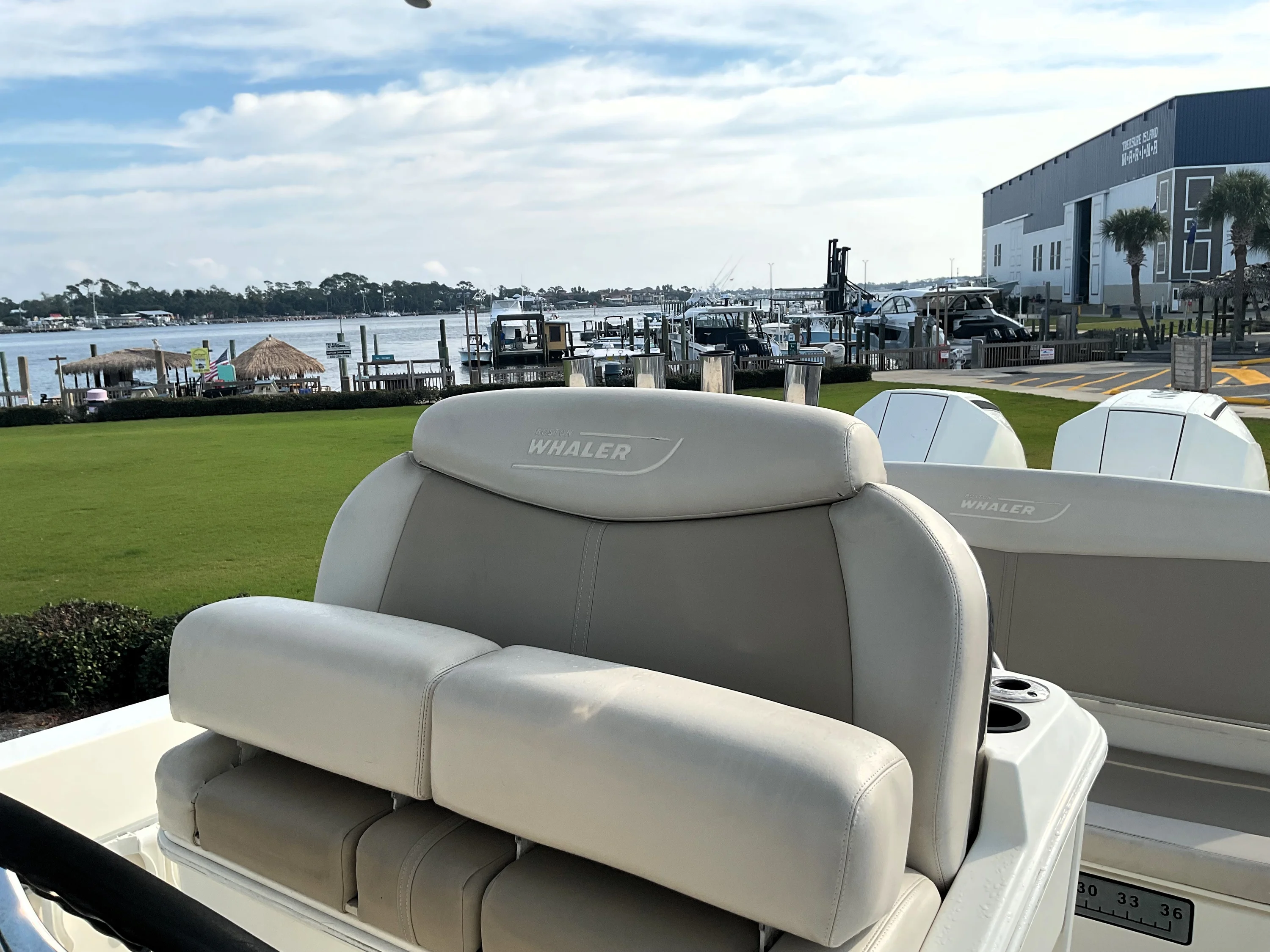 2019 Boston Whaler 270 Dauntless Image Thumbnail #17
