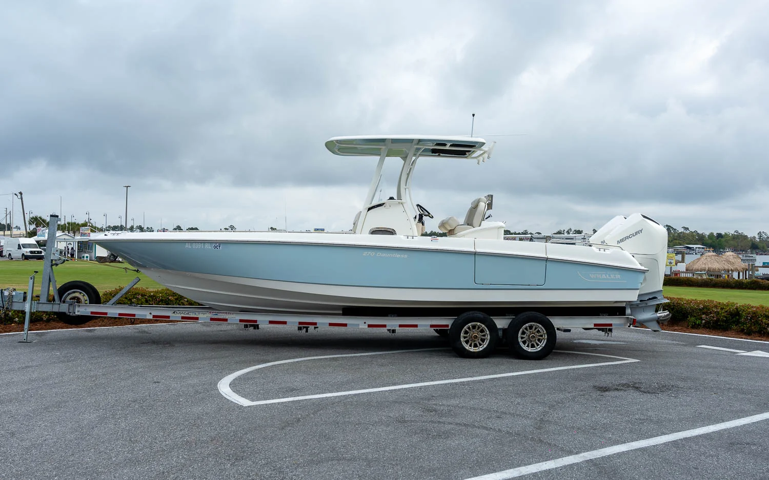 2019 Boston Whaler 270 Dauntless Image Thumbnail #0