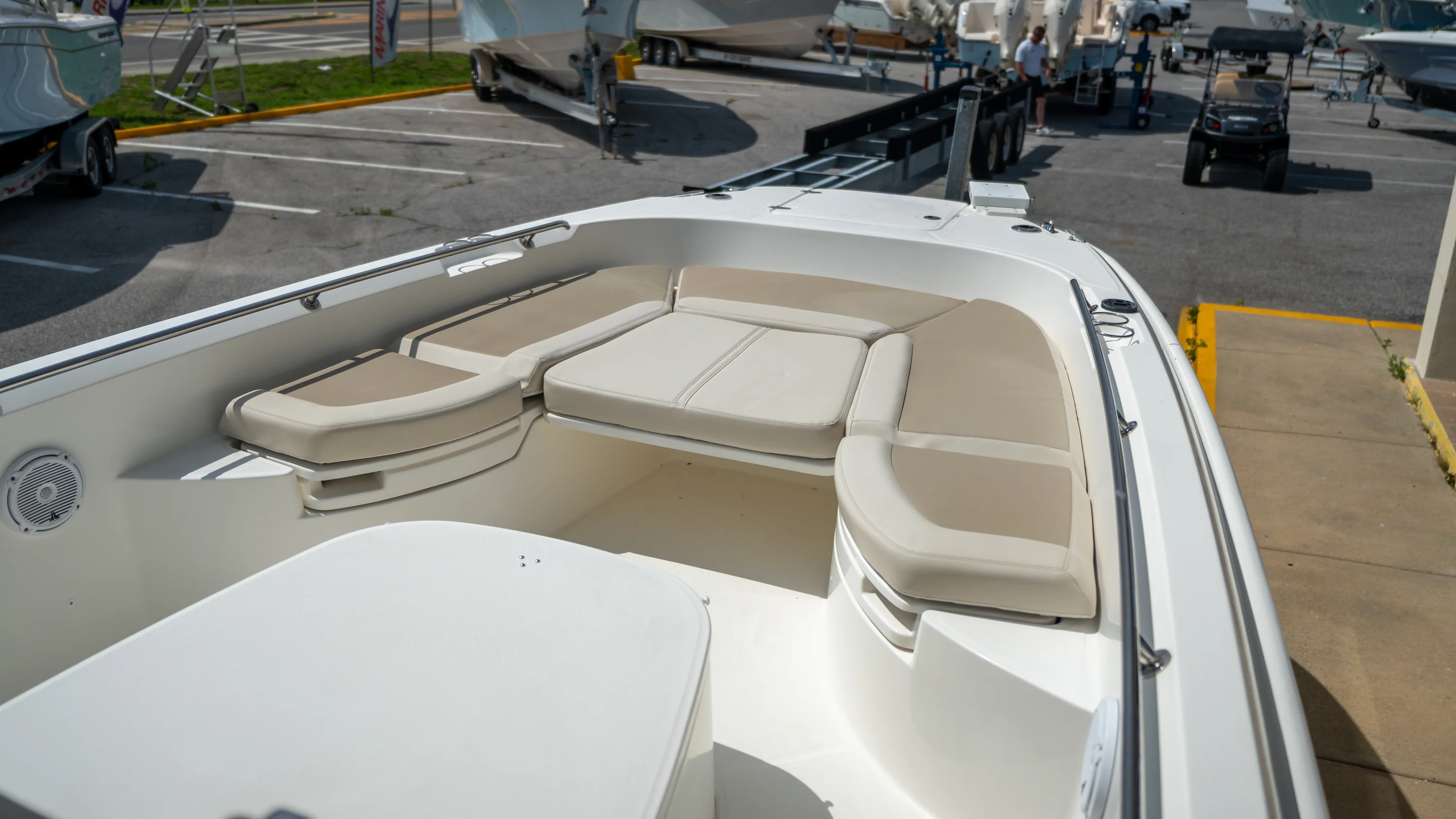 2019 Boston Whaler 270 Dauntless Image Thumbnail #6