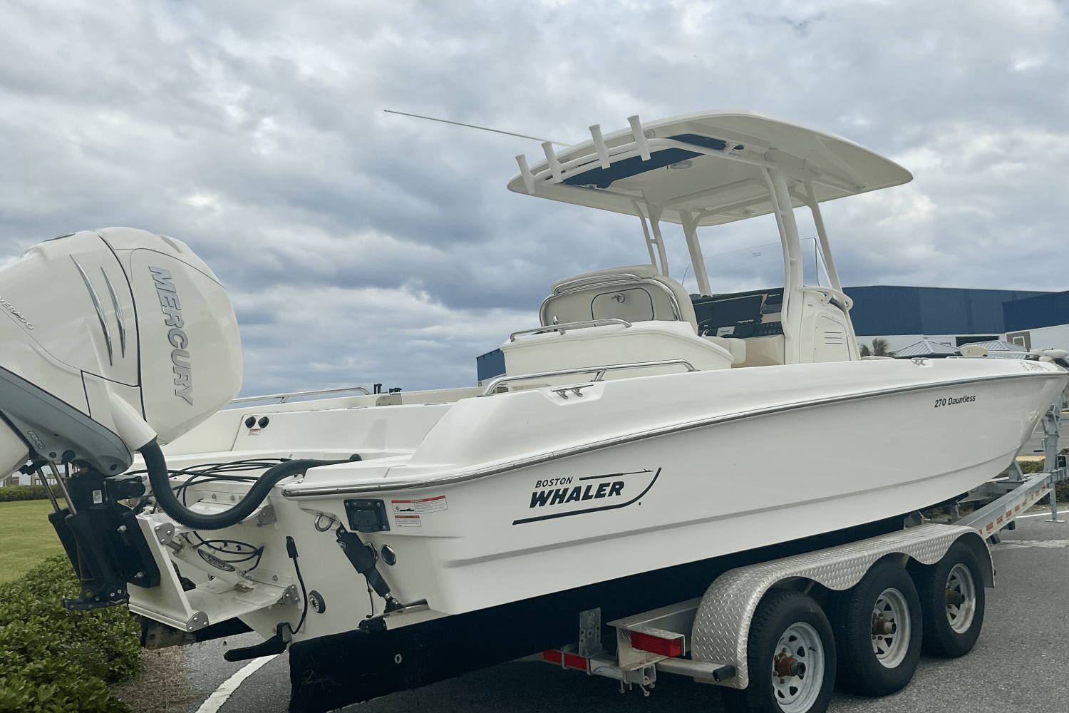 2019 Boston Whaler 270 Dauntless Image Thumbnail #5