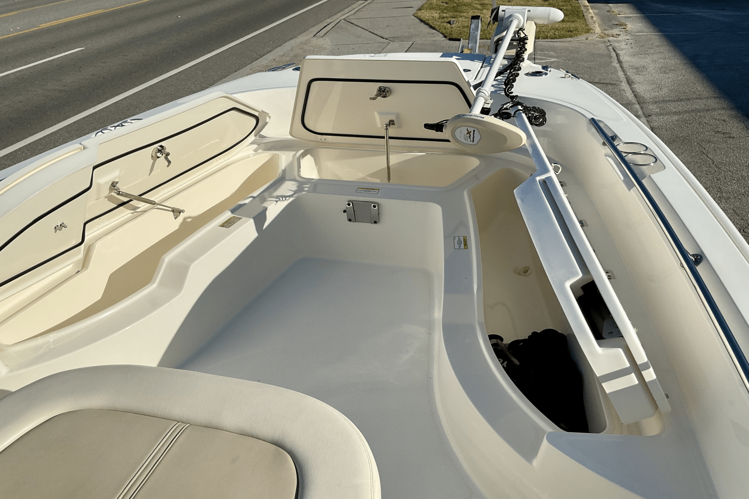 2019 Boston Whaler 270 Dauntless Image Thumbnail #27