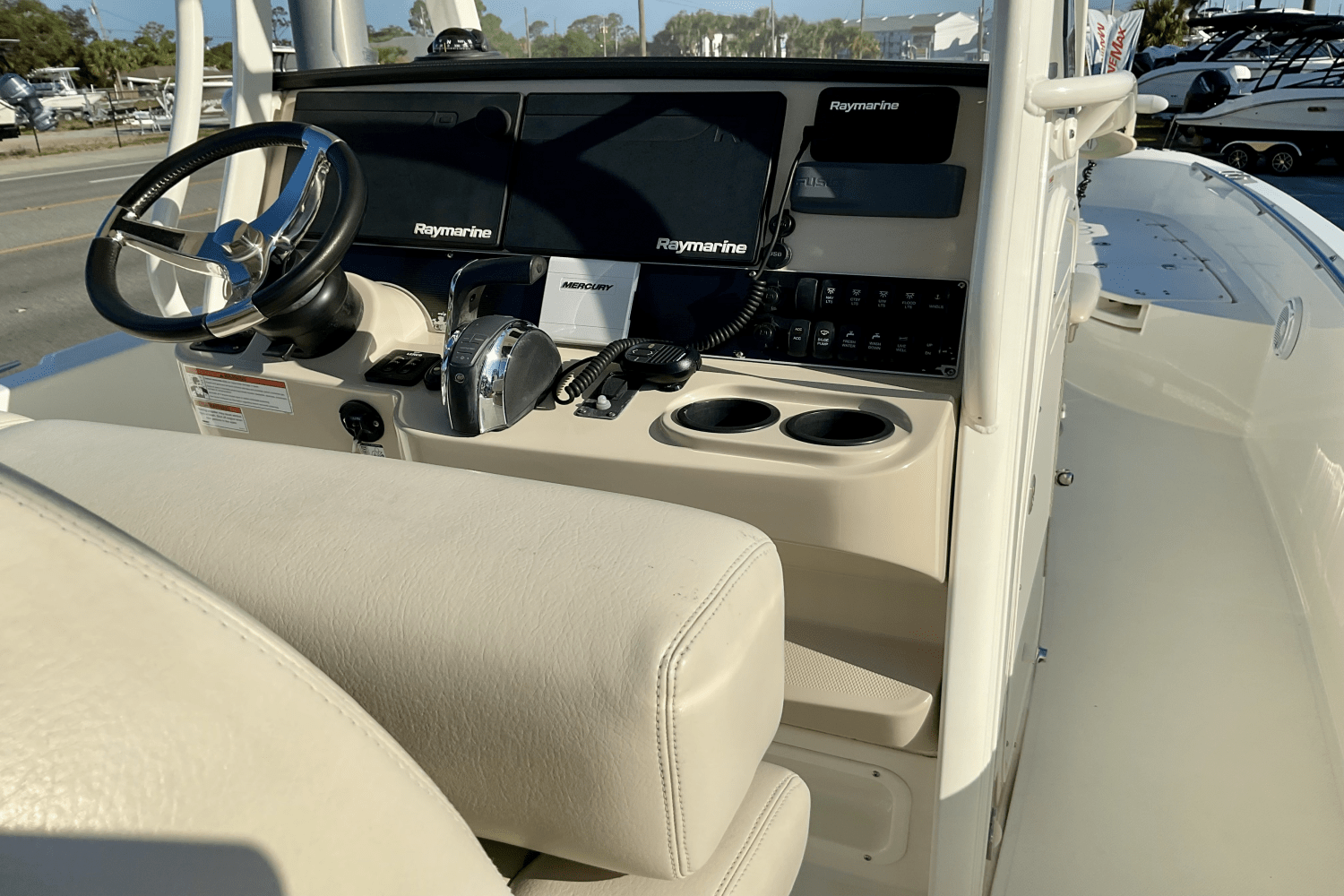2019 Boston Whaler 270 Dauntless Image Thumbnail #18