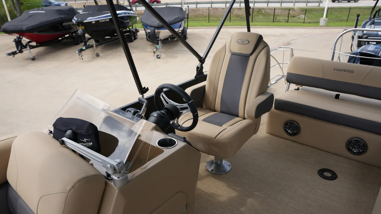 2023 Harris Cruiser 230 Image Thumbnail #13